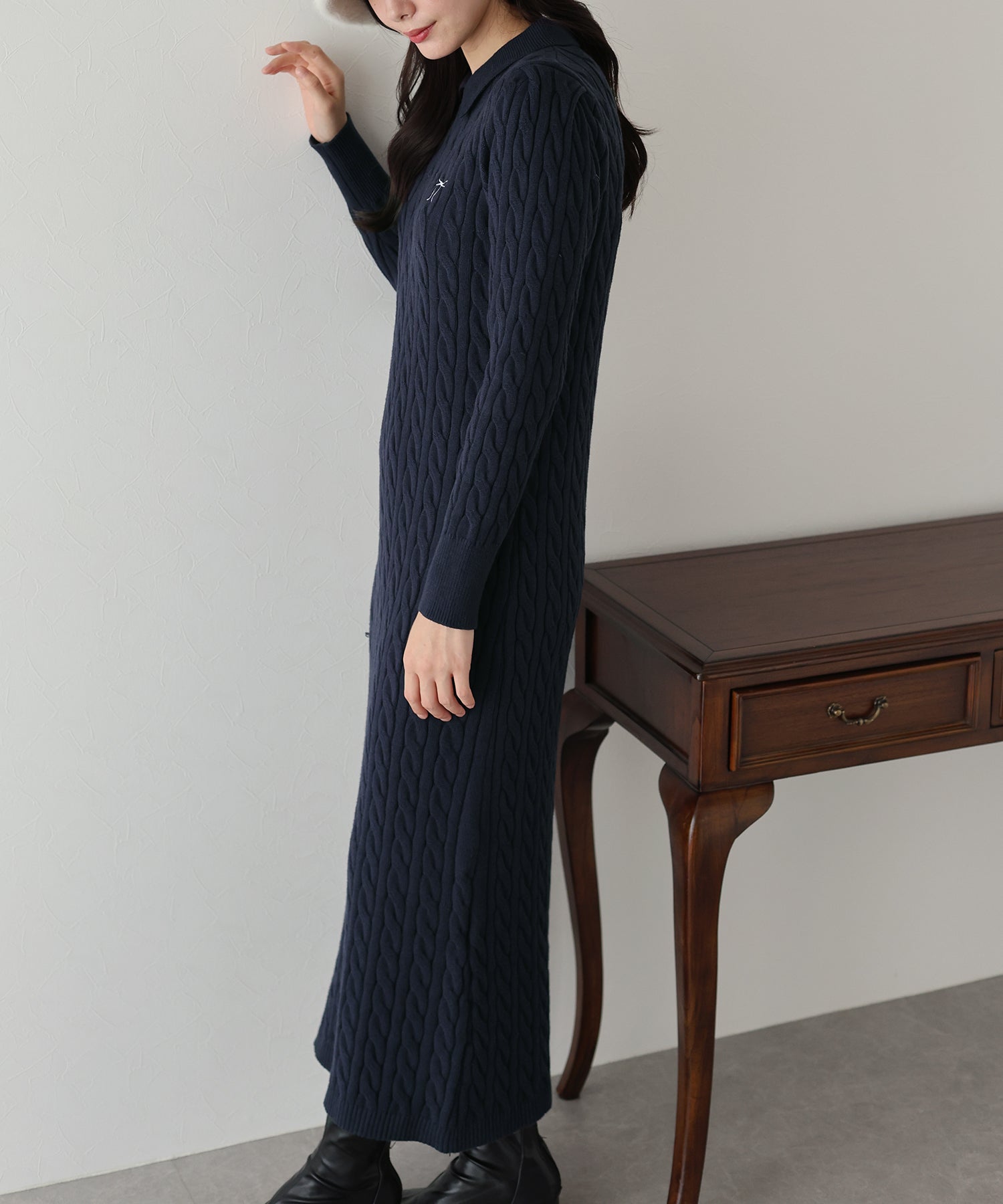 ブルーイースト BLUEEAST リボン刺繍ポロケーブルニットワンピース