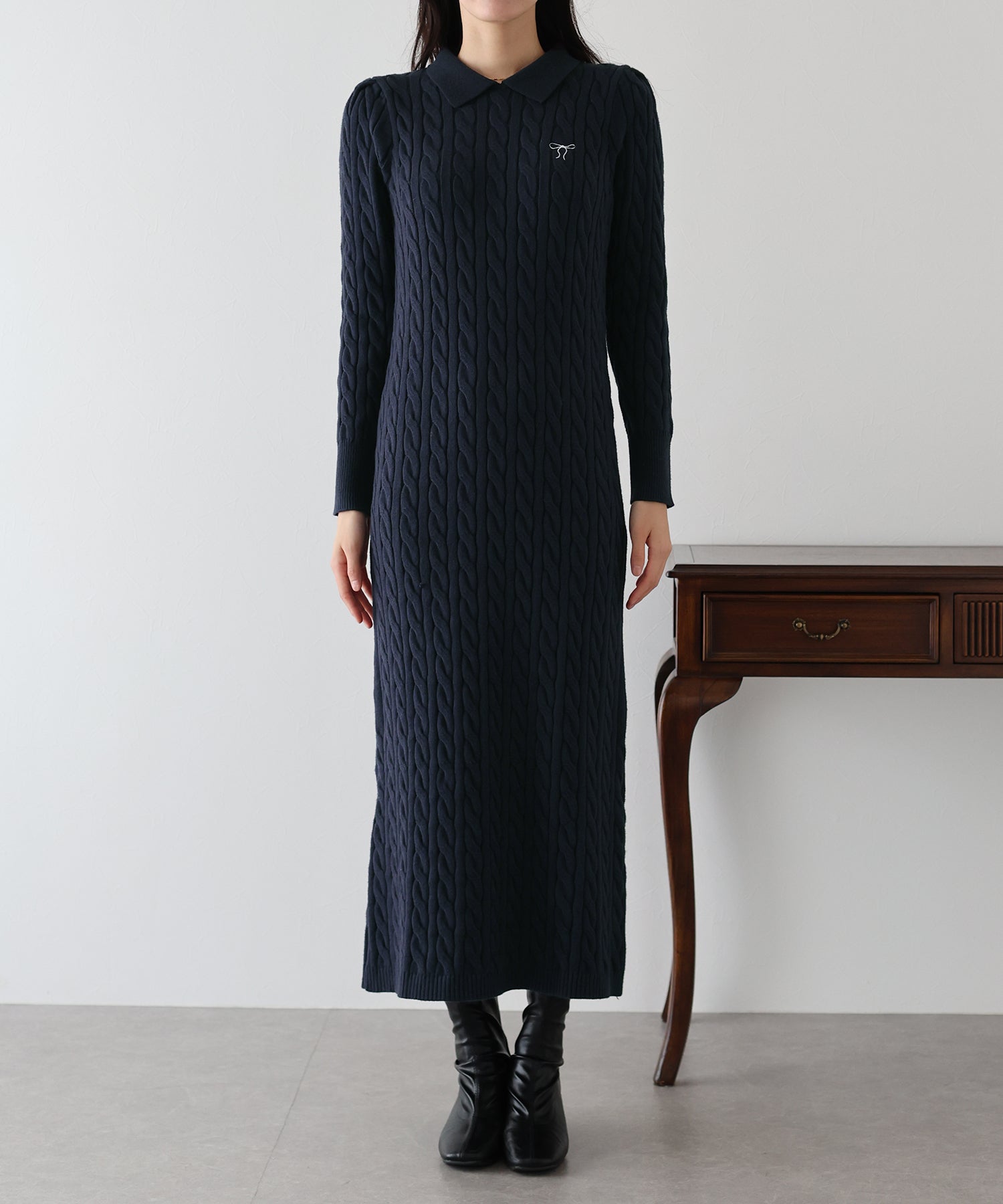 ブルーイースト BLUEEAST リボン刺繍ポロケーブルニットワンピース