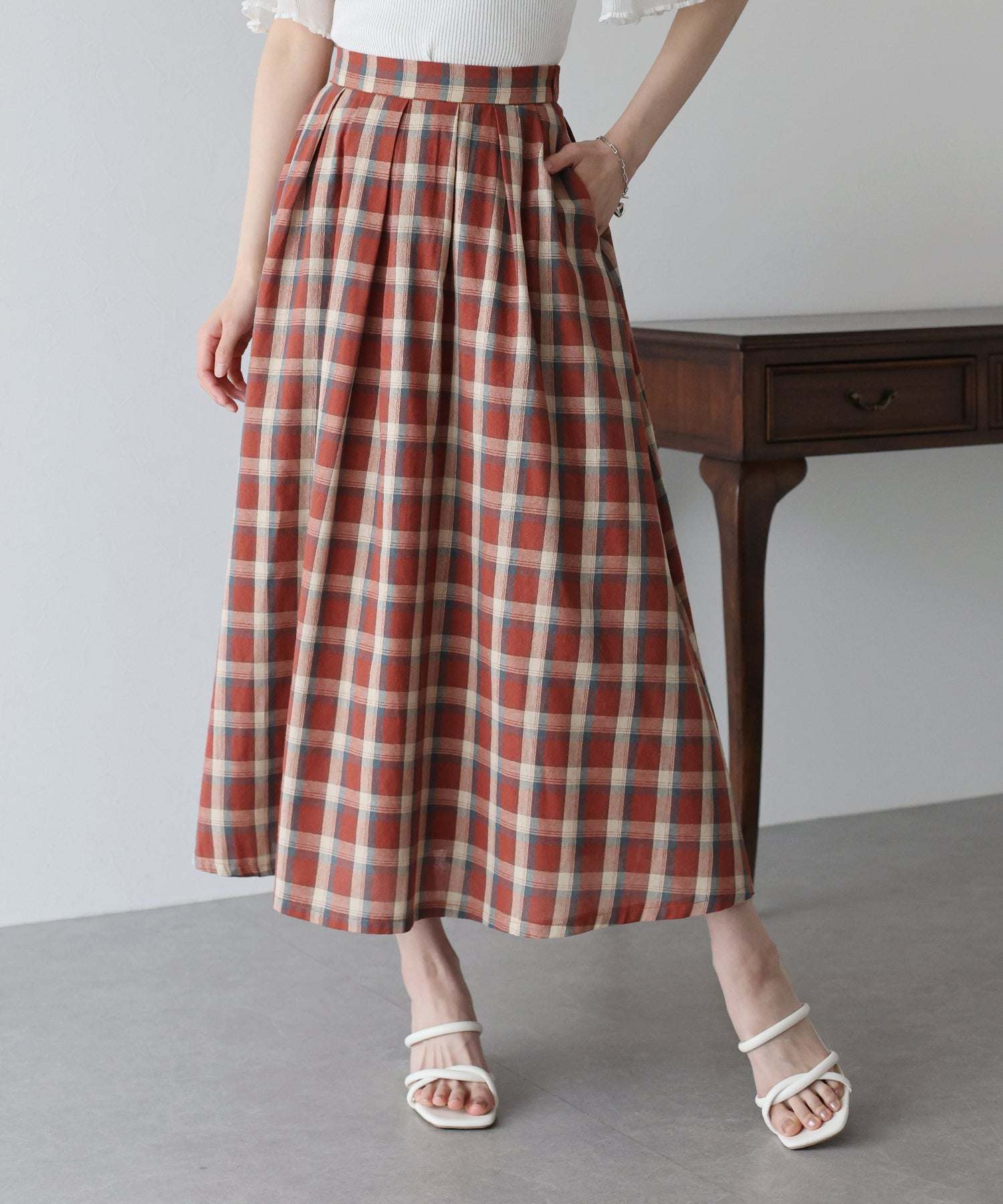 Blue East CHECK FLARE SKIRT