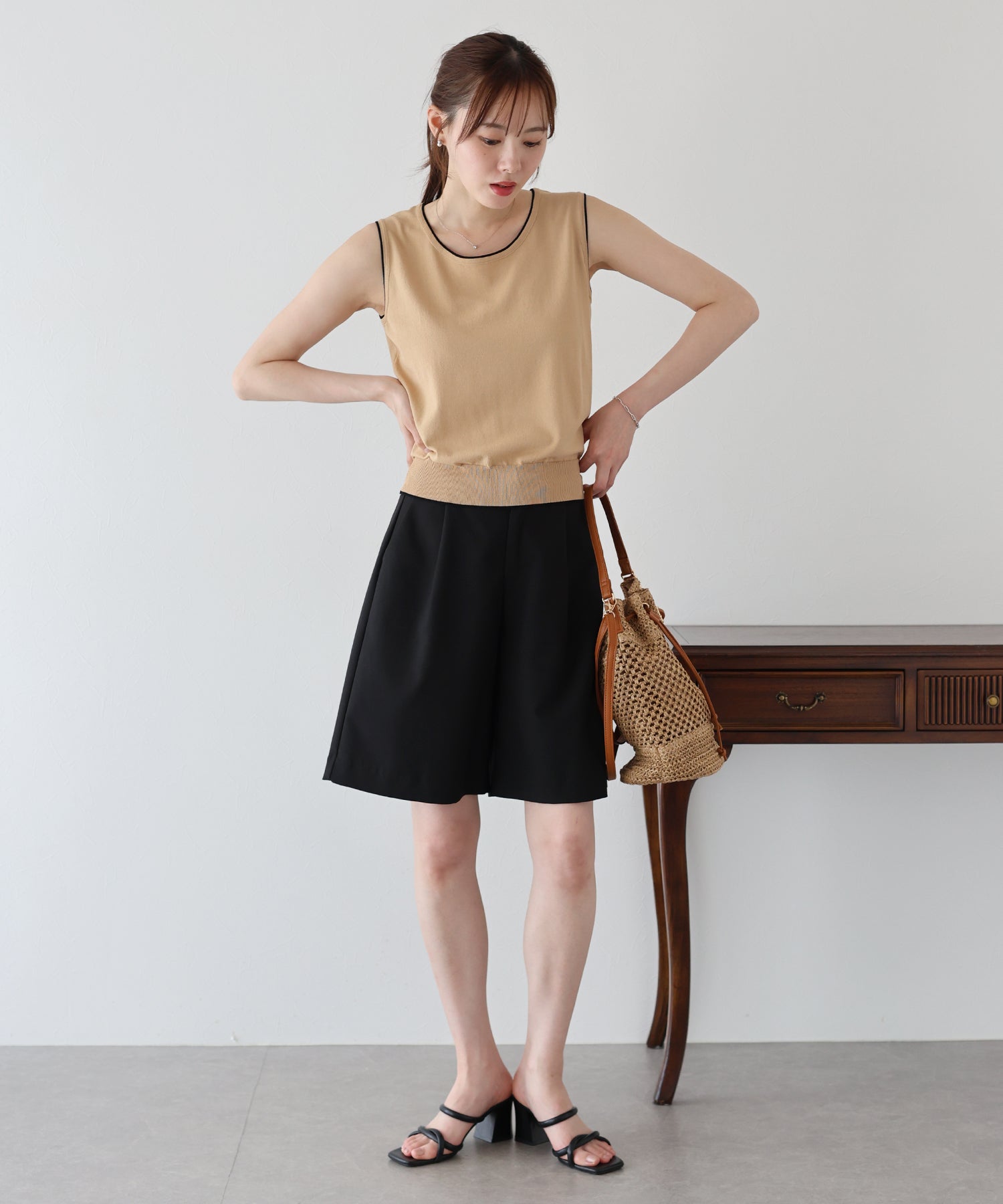 ブルーイースト BLUEEAST 配色ノースリーブニット （アイボリー） アイボリー