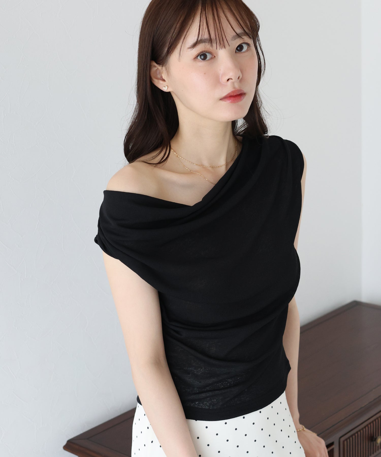 ブルーイースト BLUEEAST ドレープネックフレンチシアーTシャツ （ブラック） ブラック