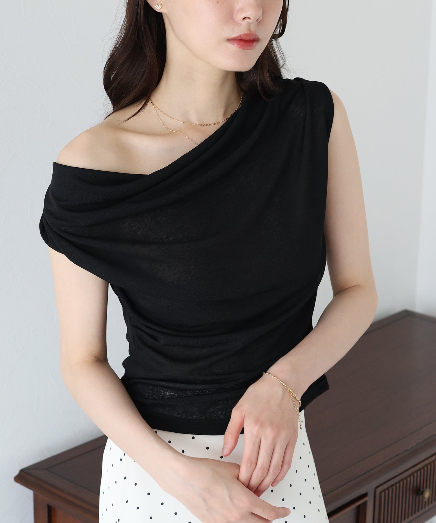 ブルーイースト BLUEEAST ドレープネックフレンチシアーTシャツ （ブラック） ブラック
