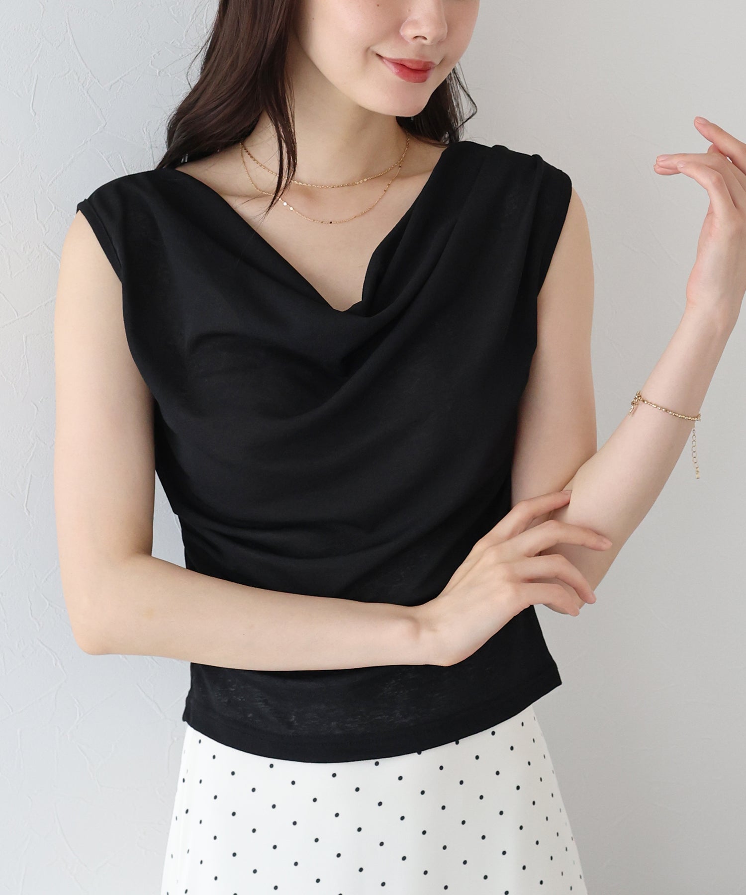 ブルーイースト BLUEEAST ドレープネックフレンチシアーTシャツ （ブラック） ブラック