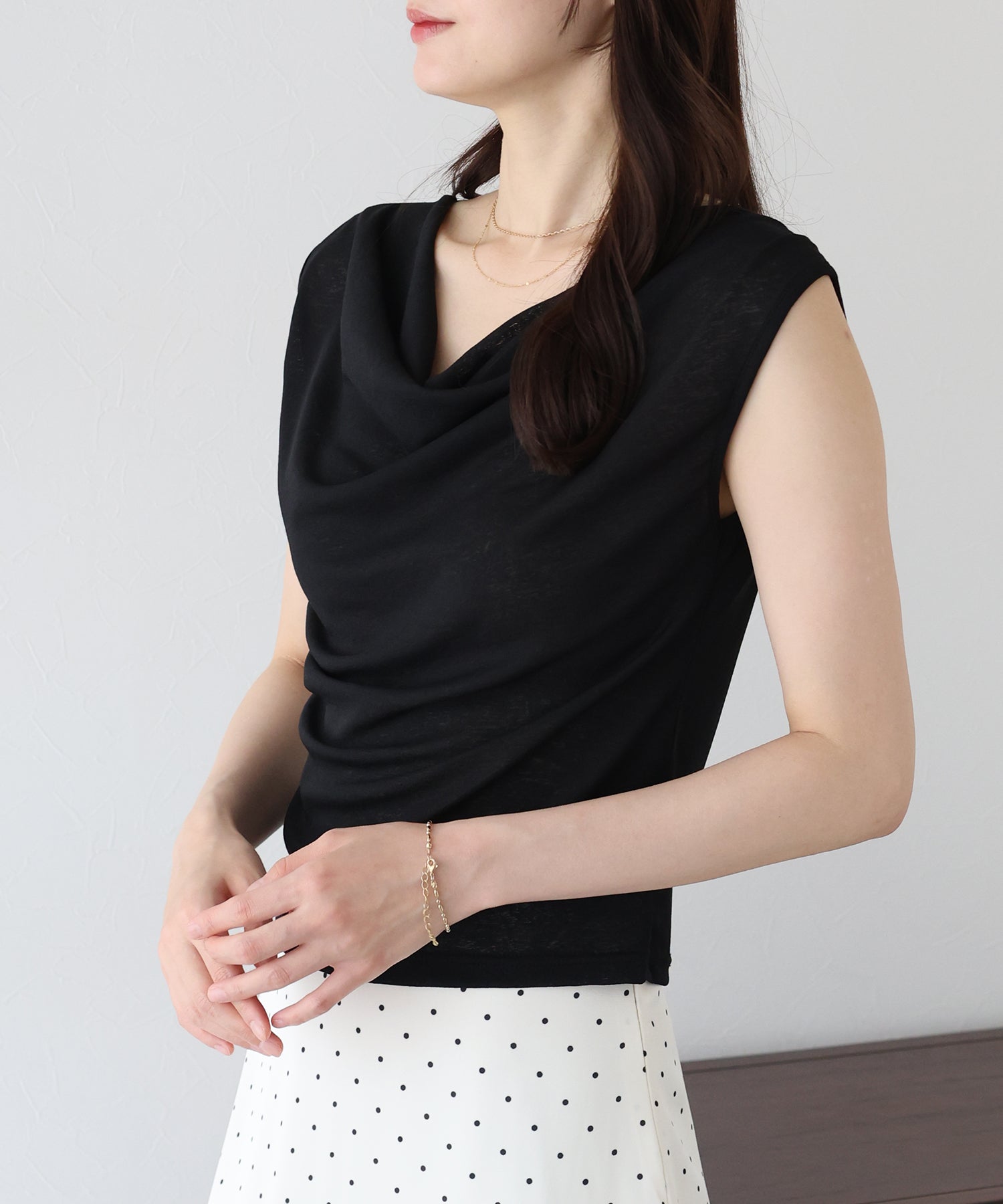ブルーイースト BLUEEAST ドレープネックフレンチシアーTシャツ （ブラック） ブラック