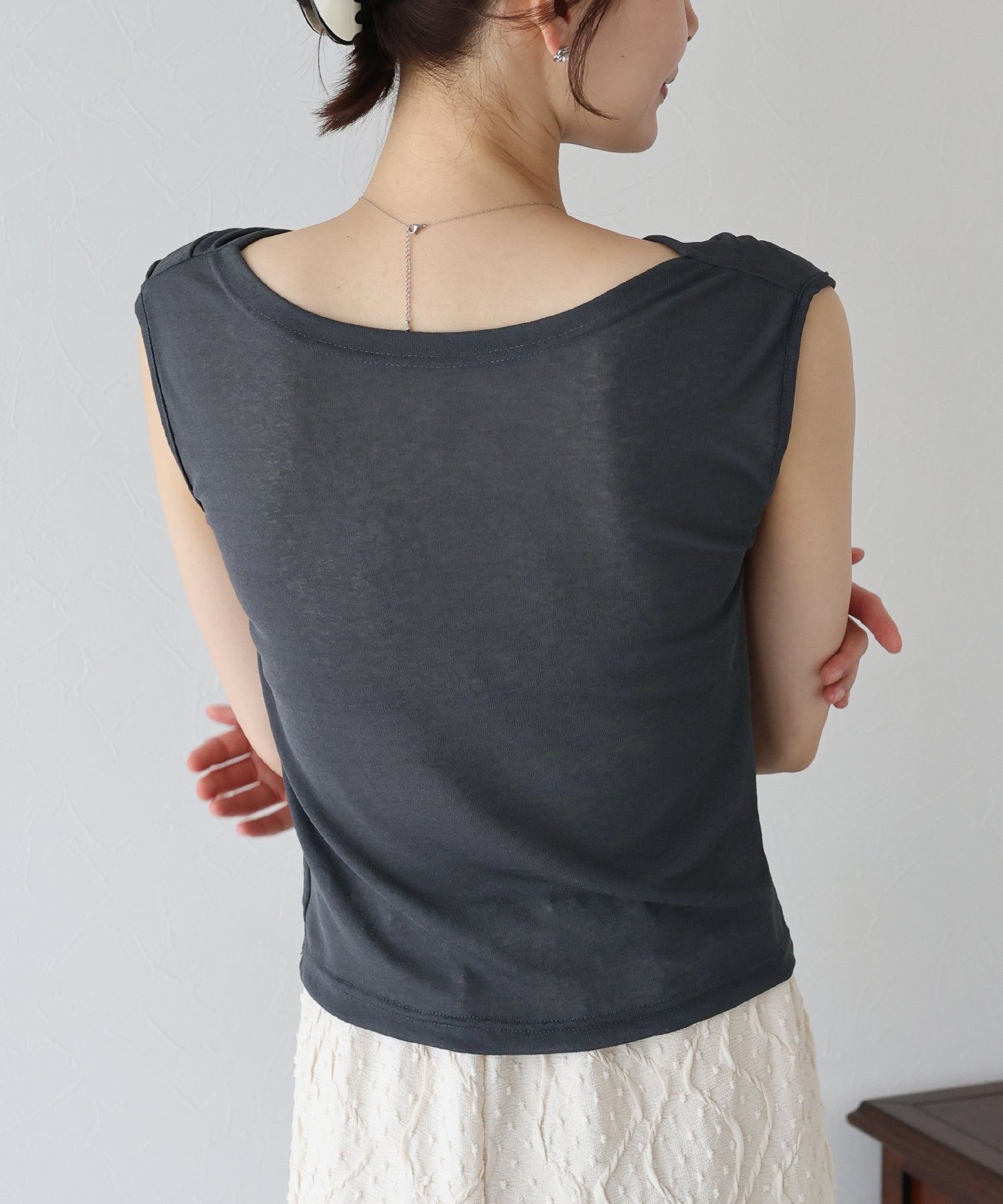 ブルーイースト BLUEEAST ドレープネックフレンチシアーTシャツ （ブラック） ブラック