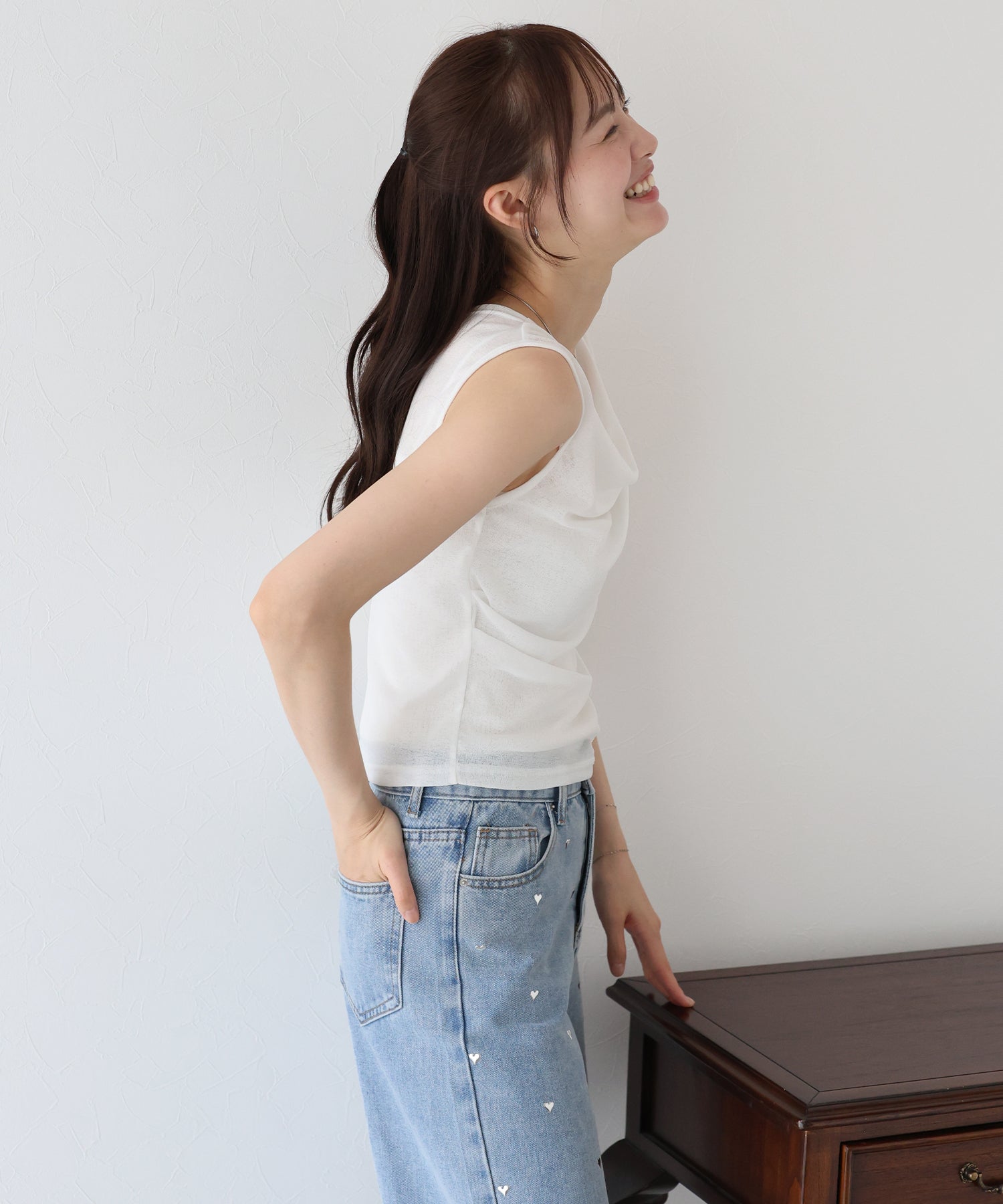 ブルーイースト BLUEEAST ドレープネックフレンチシアーTシャツ （ブラック） ブラック