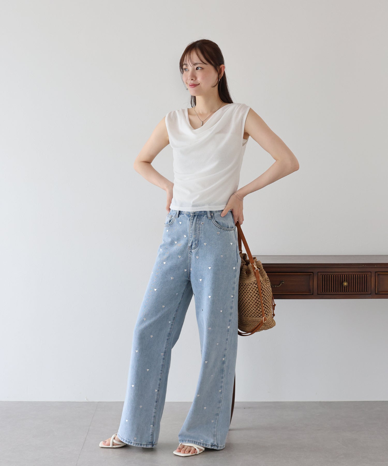 ブルーイースト BLUEEAST ドレープネックフレンチシアーTシャツ （ブラック） ブラック