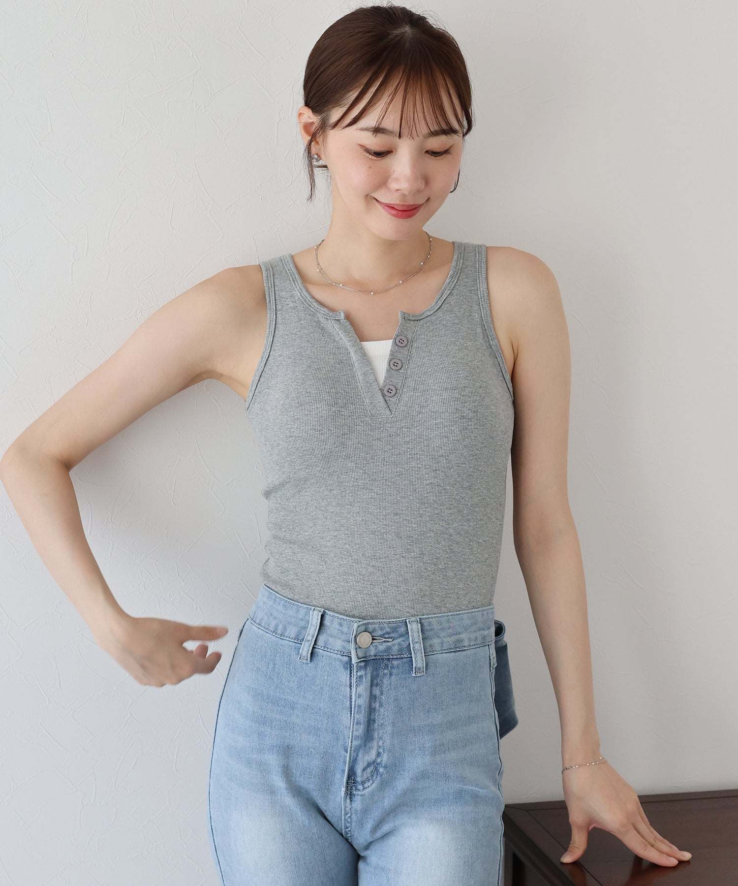 Blue East BLUEEAST Cup-Inserted Henry Neck Tank Top