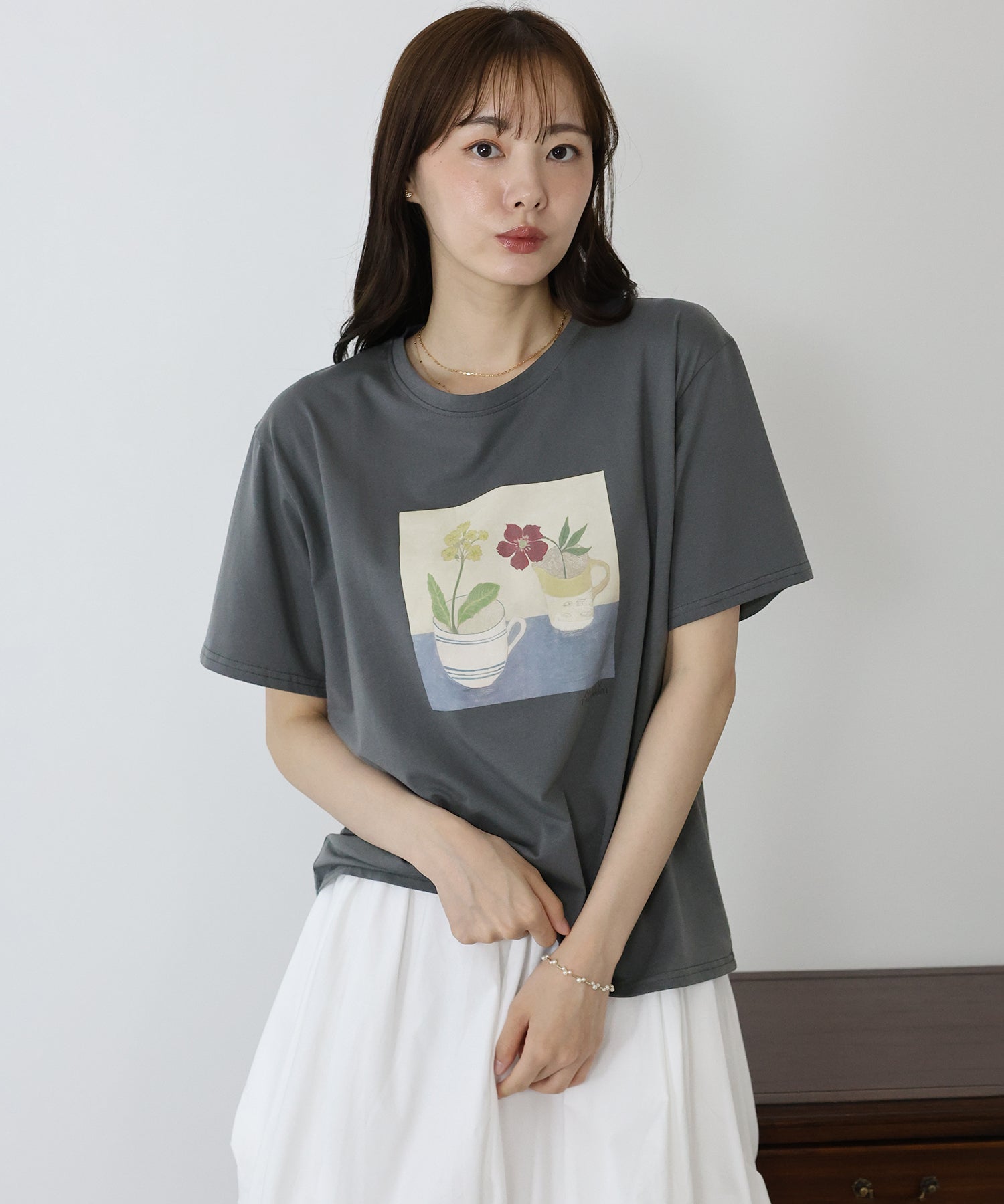 ブルーイースト BLUEEAST フラワーPhotoTシャツ （チャコールグレー） チャコールグレー