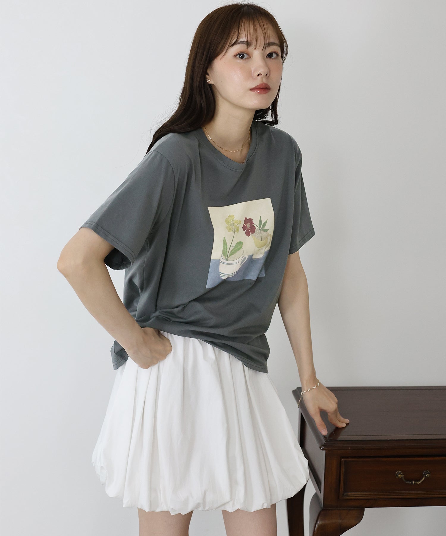 ブルーイースト BLUEEAST フラワーPhotoTシャツ （チャコールグレー） チャコールグレー