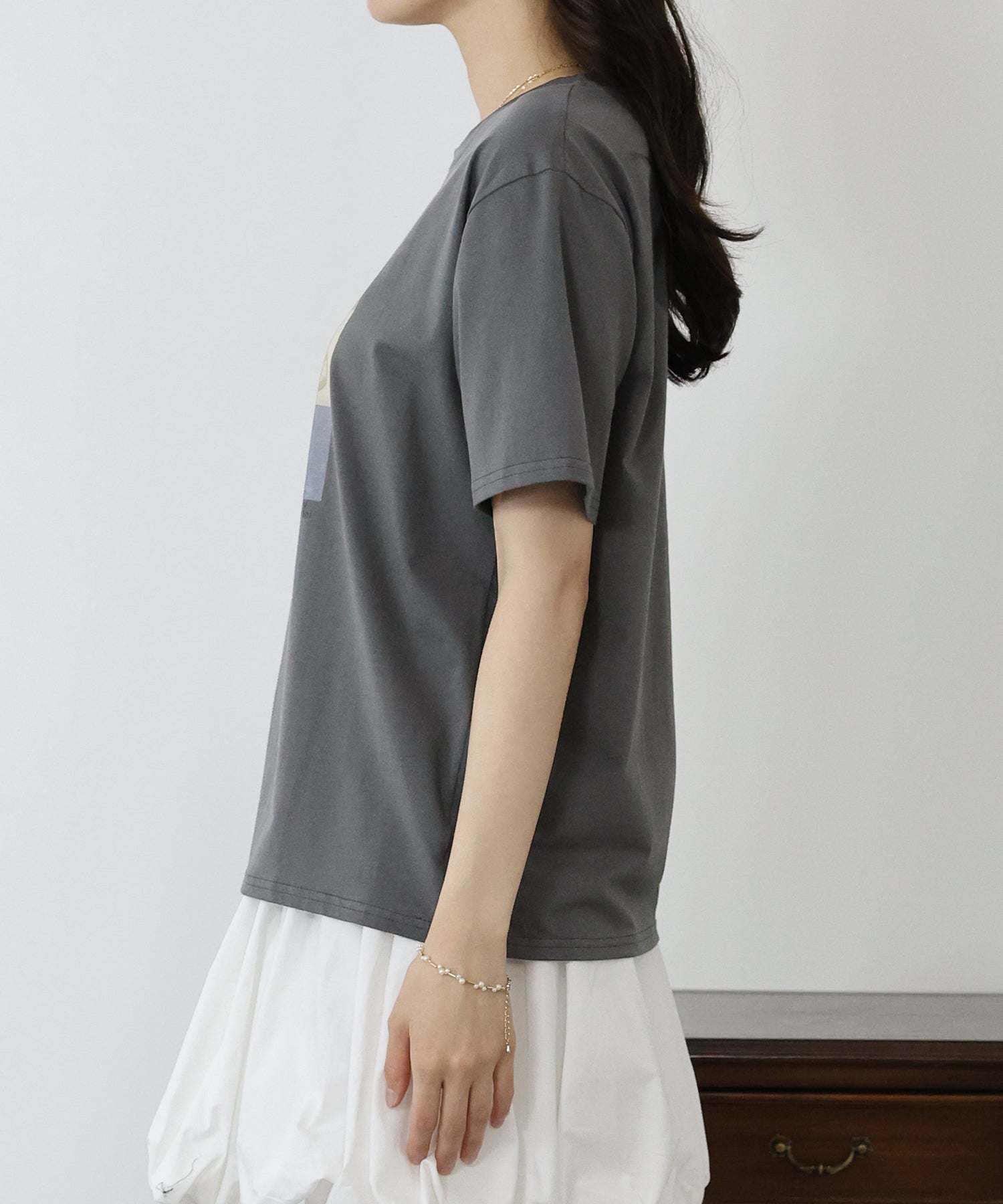 ブルーイースト BLUEEAST フラワーPhotoTシャツ （チャコールグレー） チャコールグレー
