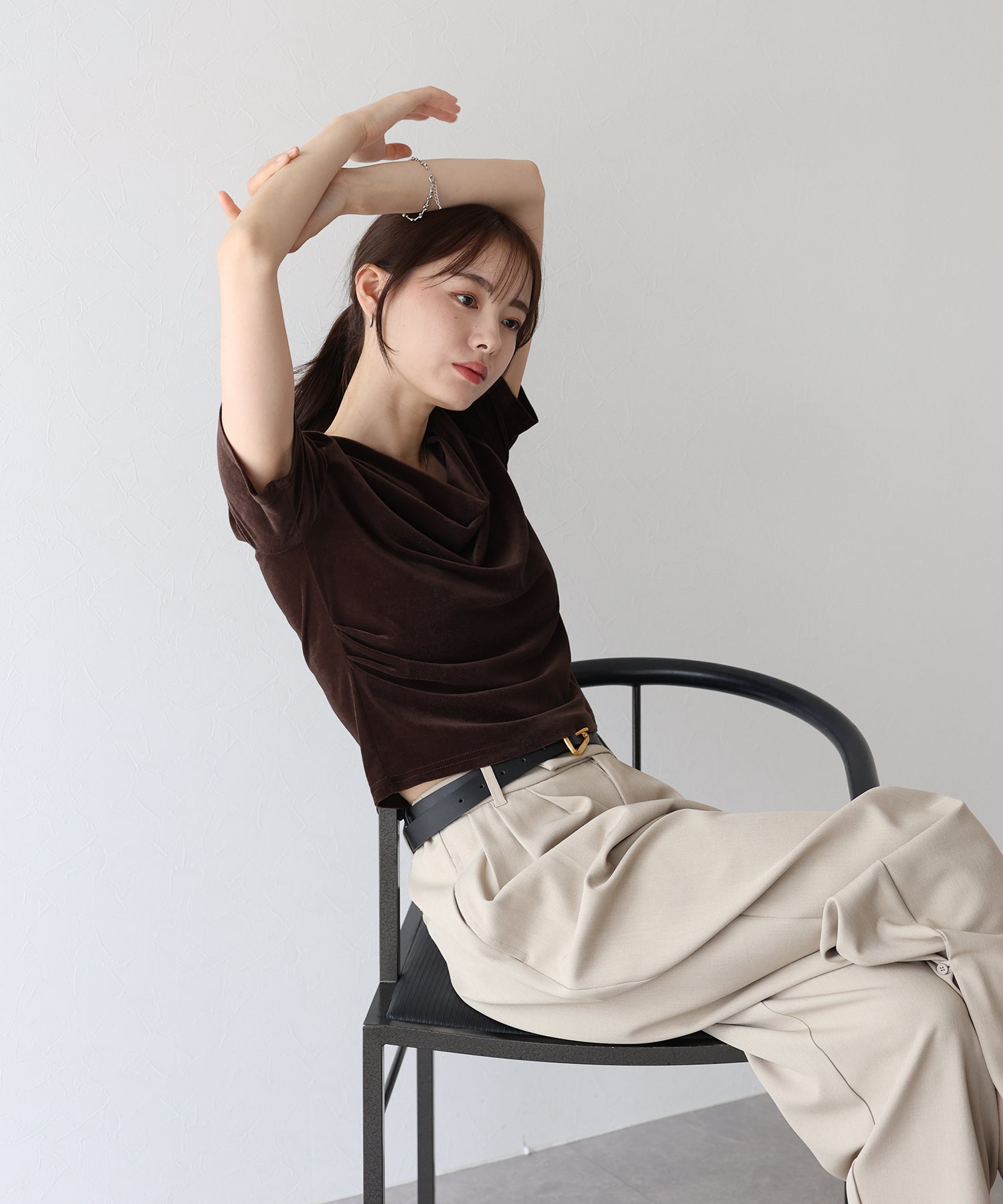 ブルーイースト BLUEEAST シアーベロアドレープTシャツ （ブラック） ブラック