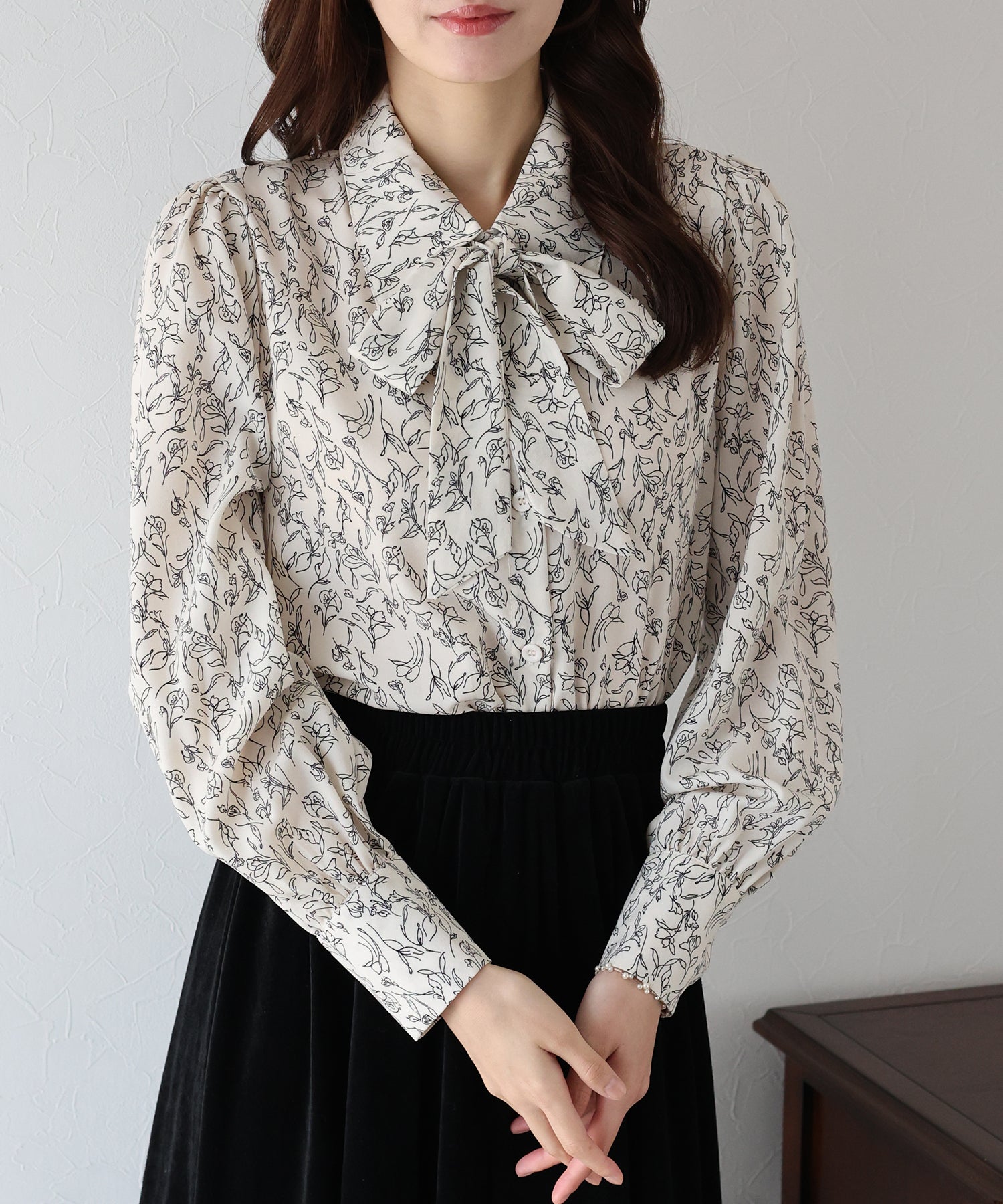 ブルーイースト BLUEEAST ボウタイリボンブラウス （ホワイト系） ホワイト系