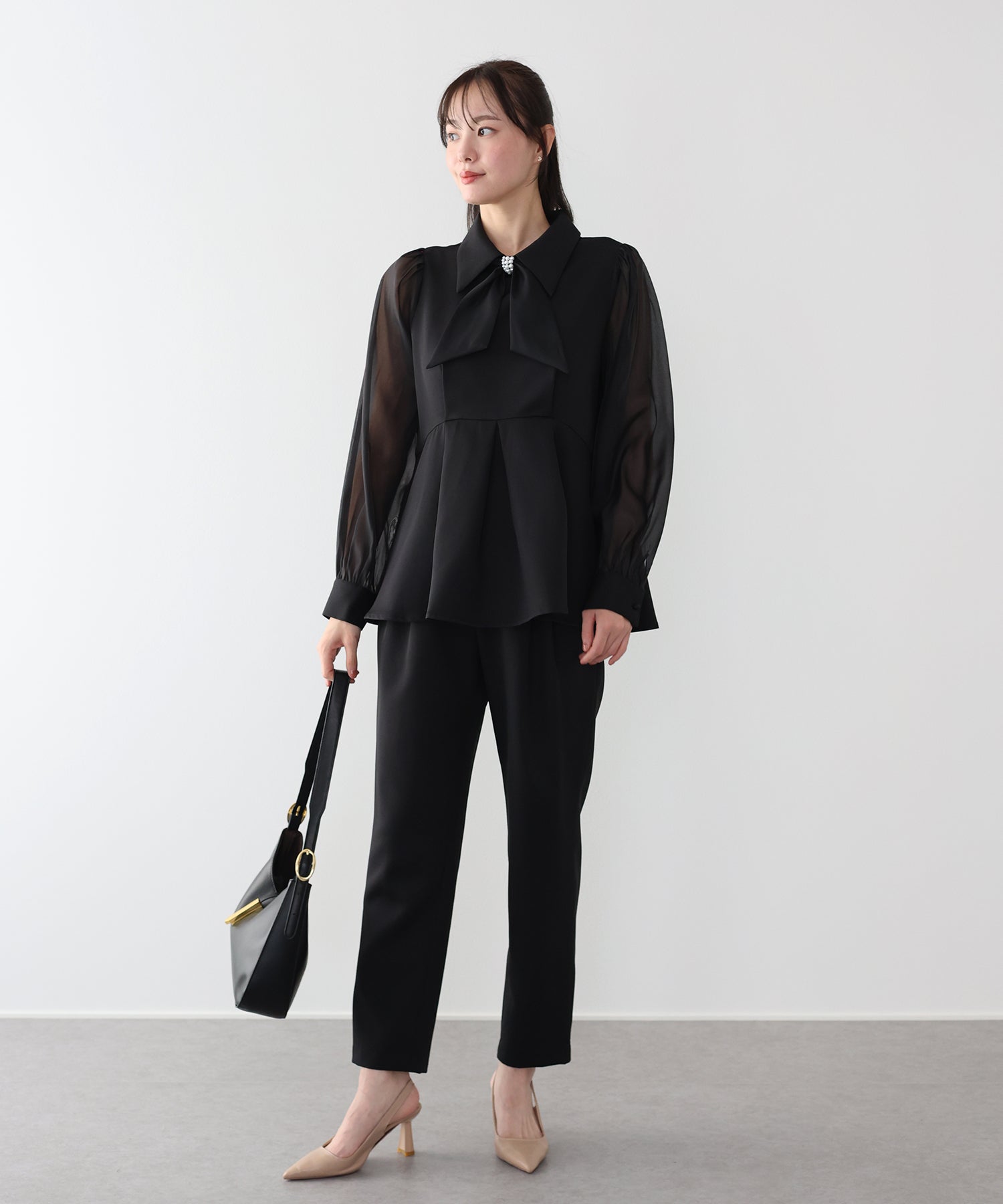 ブルーイースト BLUEEAST パールモチーフペプラムブラウス＆パンツセット 卒業式 入学式 結婚式 成人式 二次会 同窓会 セレモニー （ブラック） ブラック