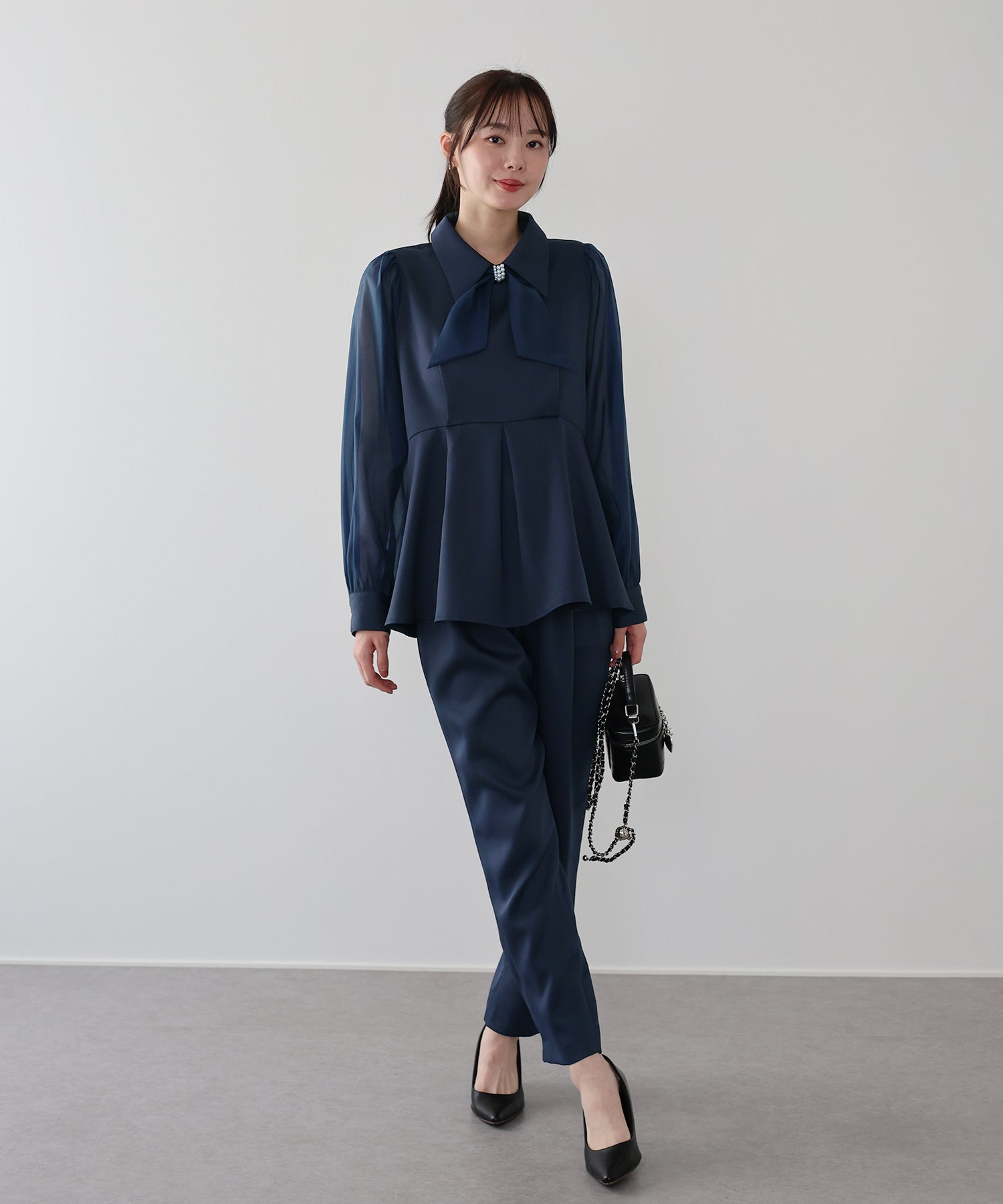 ブルーイースト BLUEEAST パールモチーフペプラムブラウス＆パンツセット 卒業式 入学式 結婚式 成人式 二次会 同窓会 セレモニー （ブラック） ブラック