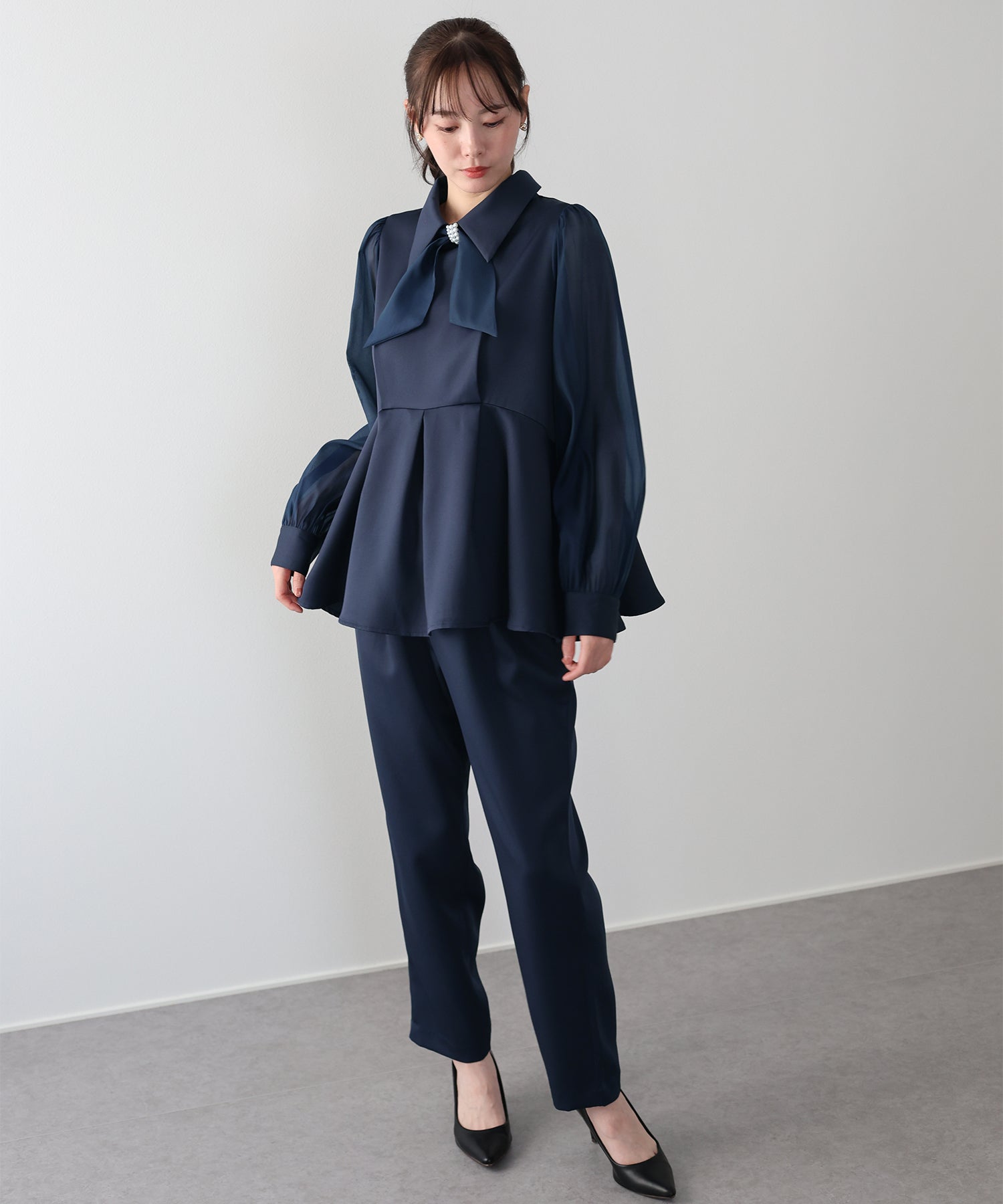 ブルーイースト BLUEEAST パールモチーフペプラムブラウス＆パンツセット 卒業式 入学式 結婚式 成人式 二次会 同窓会 セレモニー （ブラック） ブラック