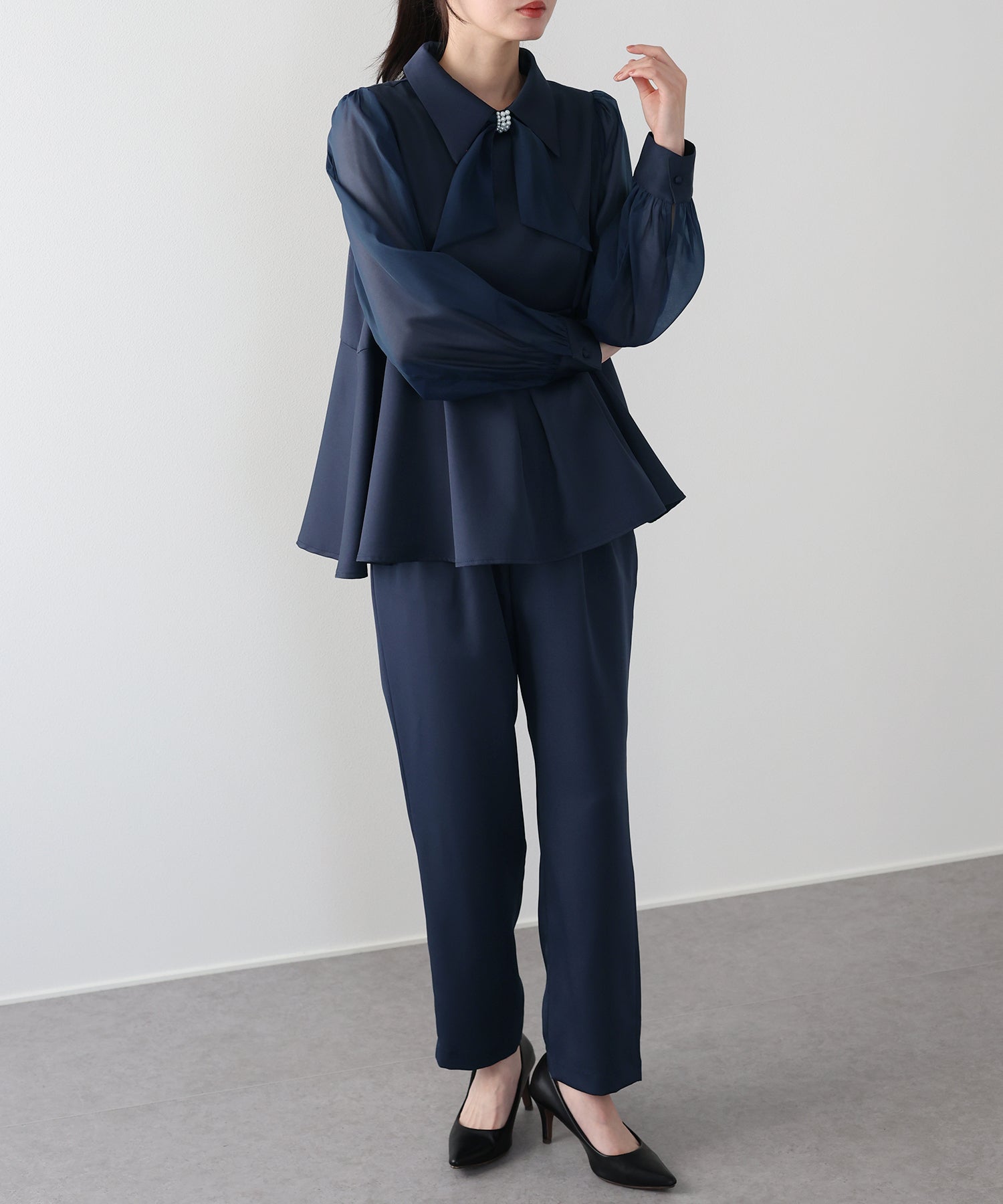 ブルーイースト BLUEEAST パールモチーフペプラムブラウス＆パンツセット 卒業式 入学式 結婚式 成人式 二次会 同窓会 セレモニー （ブラック） ブラック
