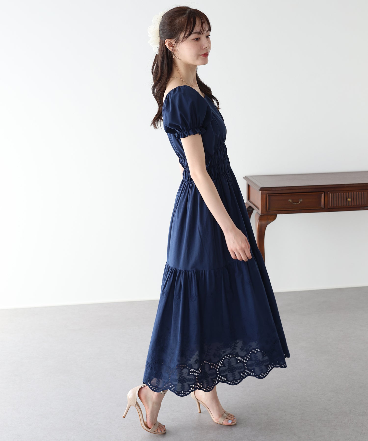 ブルーイースト BLUEEAST コットンレースオフショルダーワンピース （ホワイト） ホワイト
