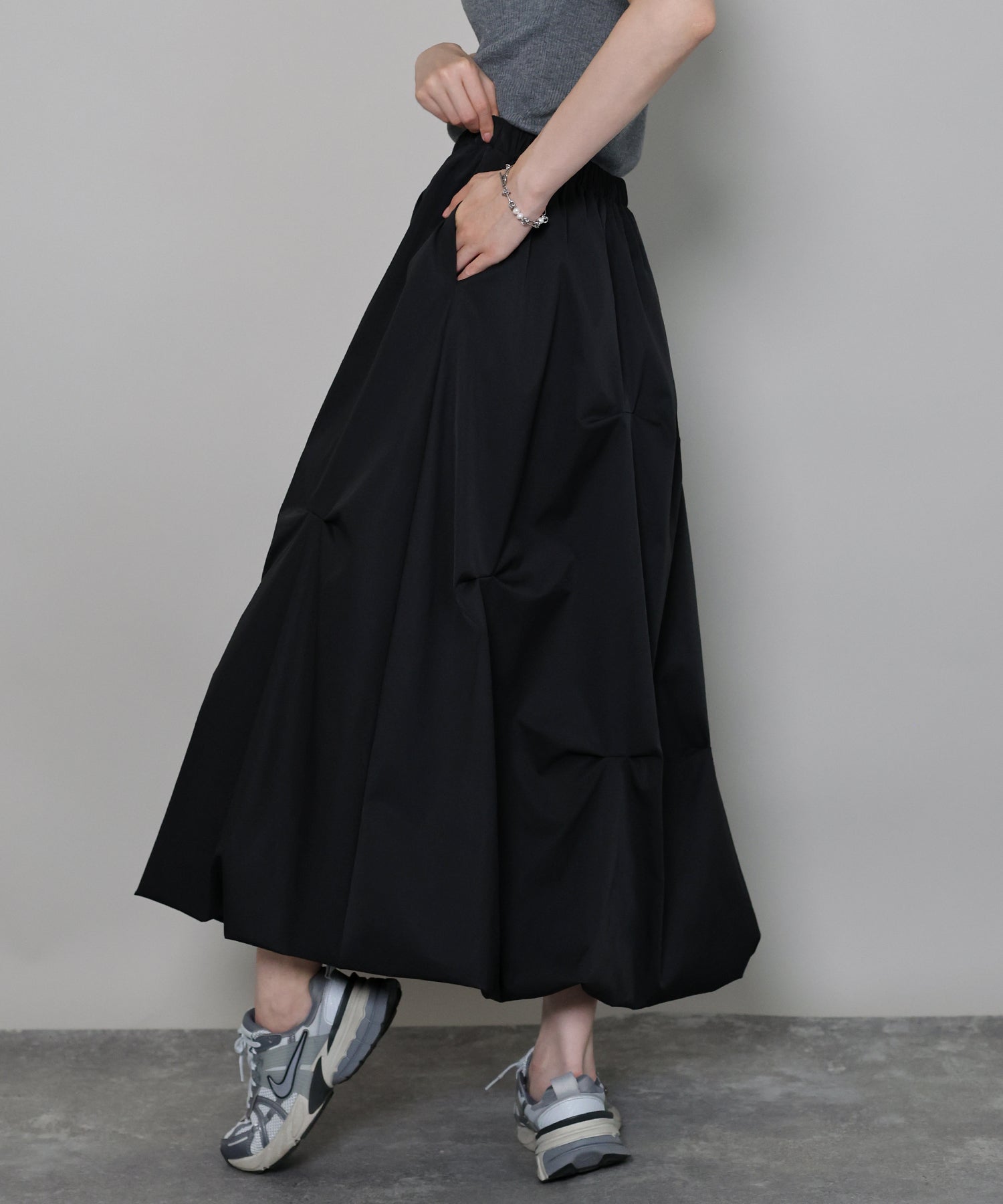 ジェーバイブルー J by blue ランダムタックバルーンスカート （ブラック） ブラック