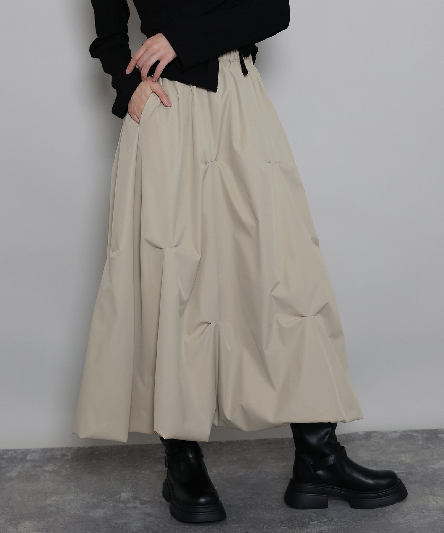 ジェーバイブルー J by blue ランダムタックバルーンスカート （ブラック） ブラック