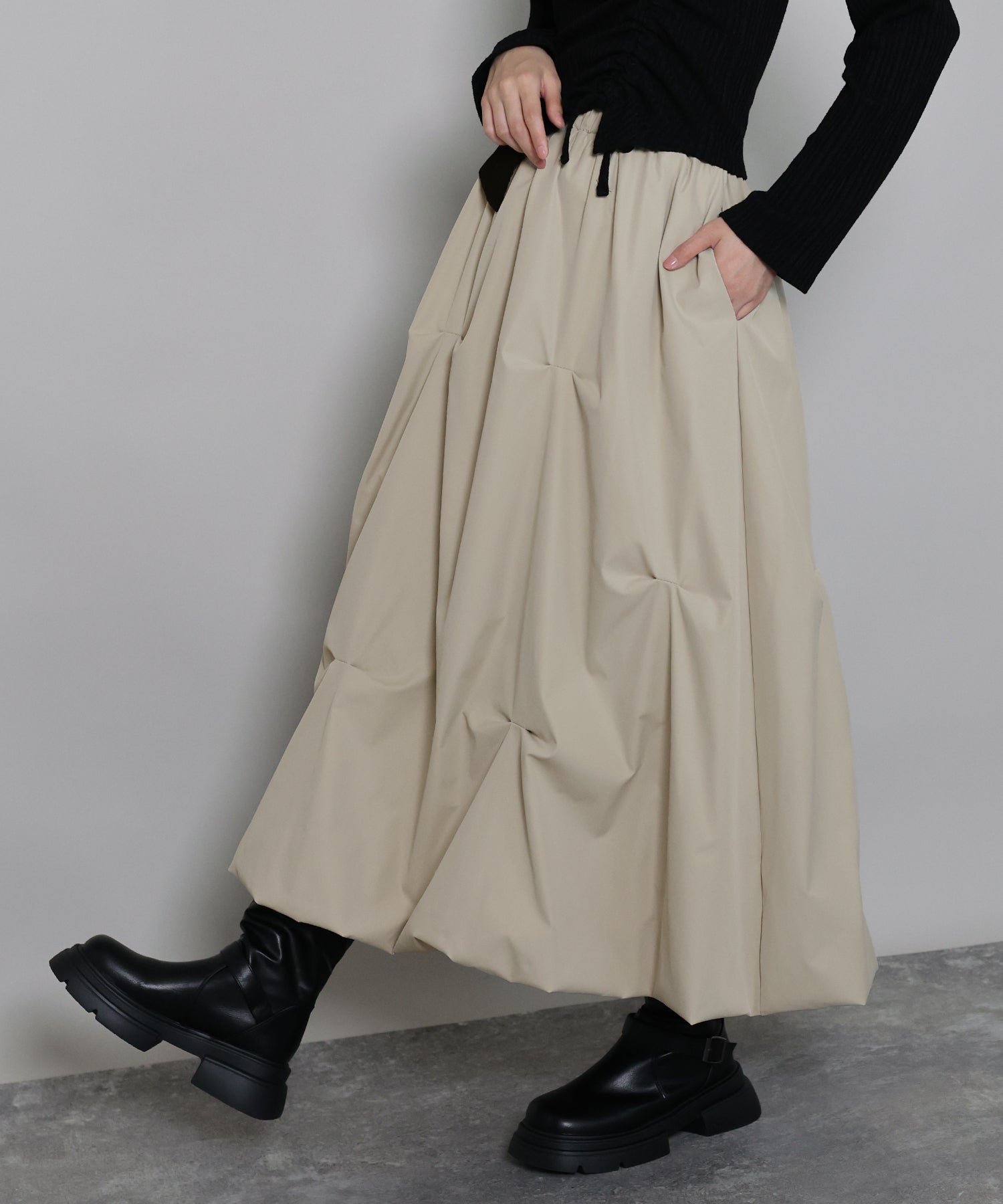 ジェーバイブルー J by blue ランダムタックバルーンスカート （ブラック） ブラック