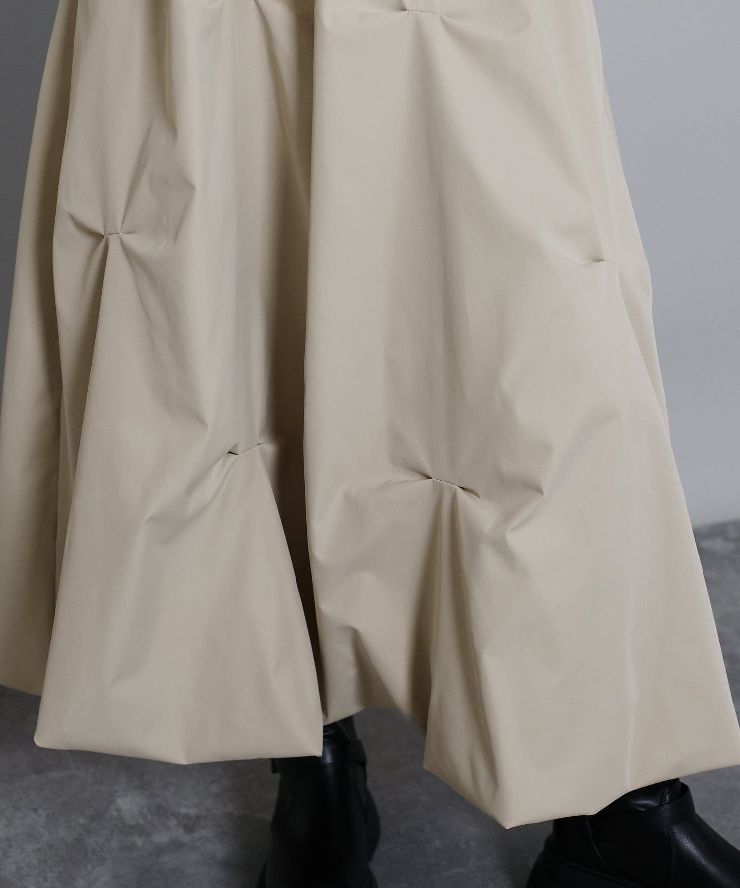 ジェーバイブルー J by blue ランダムタックバルーンスカート （ブラック） ブラック