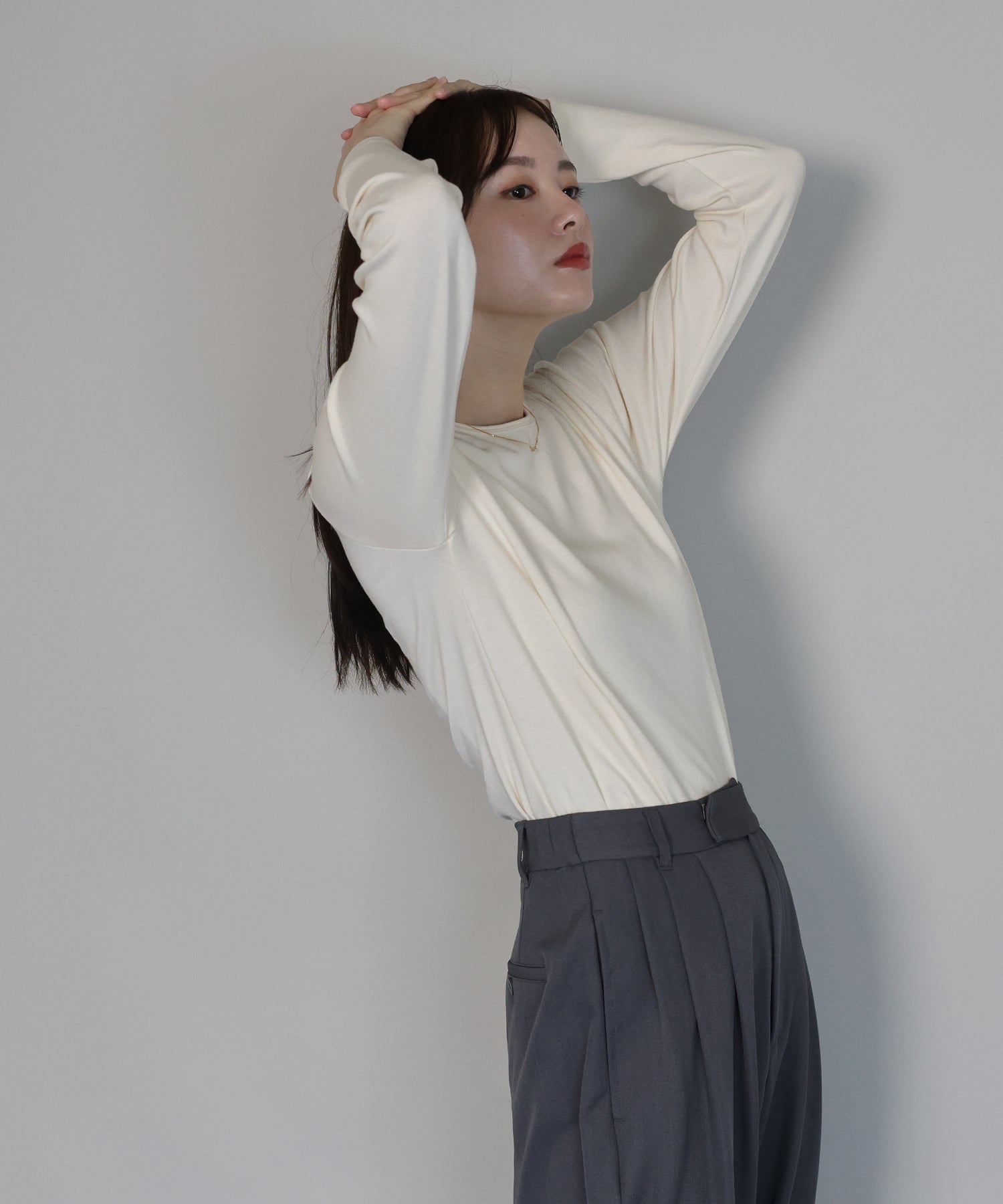 ジェーバイブルー J by blue クルーネックTシャツ （アイボリー） アイボリー