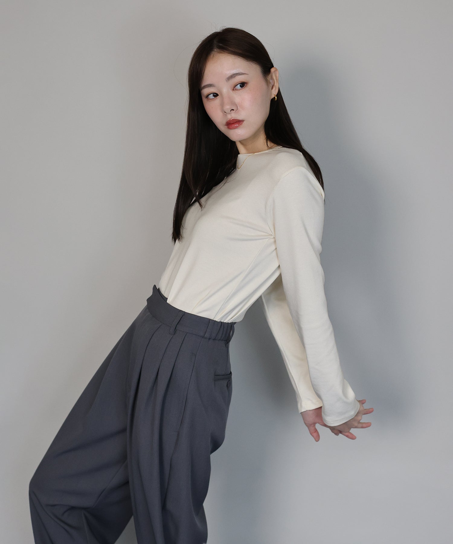 ジェーバイブルー J by blue クルーネックTシャツ （アイボリー） アイボリー