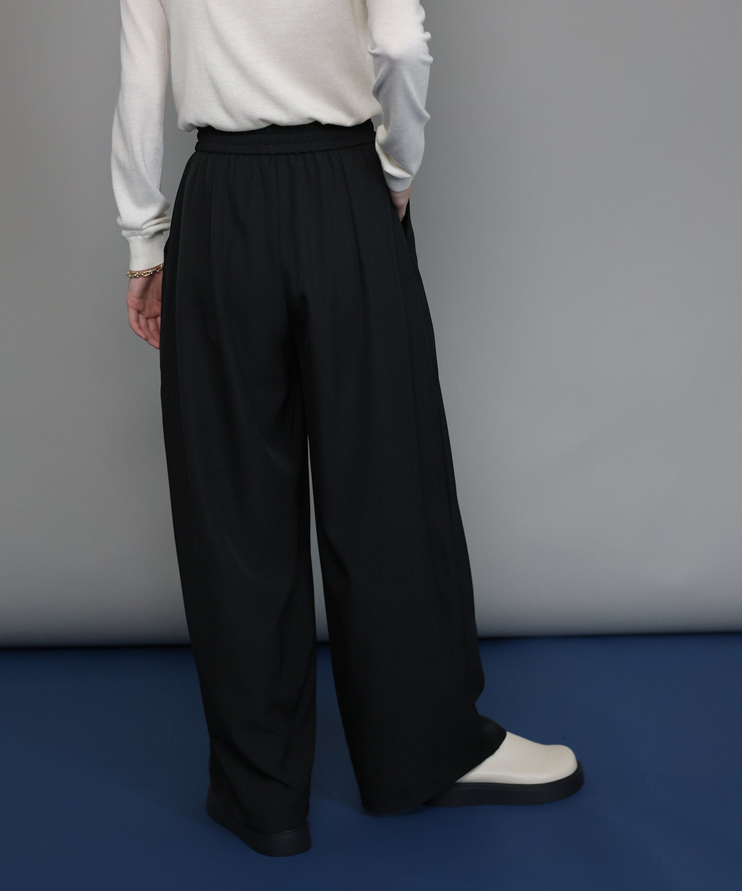 ジェーバイブルー J by blue タックワイドパンツ （ブラック） ブラック