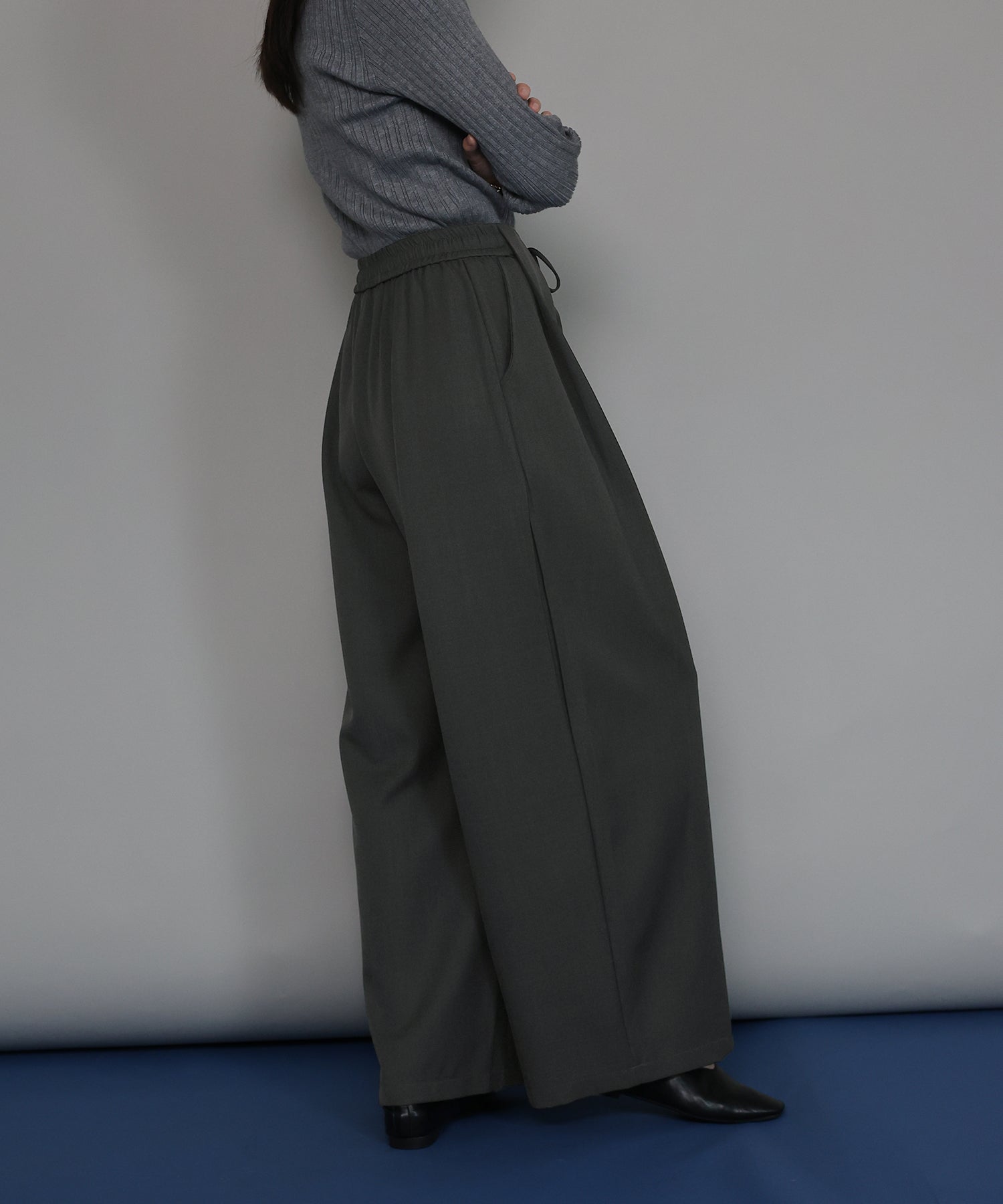 ジェーバイブルー J by blue タックワイドパンツ （ブラック） ブラック