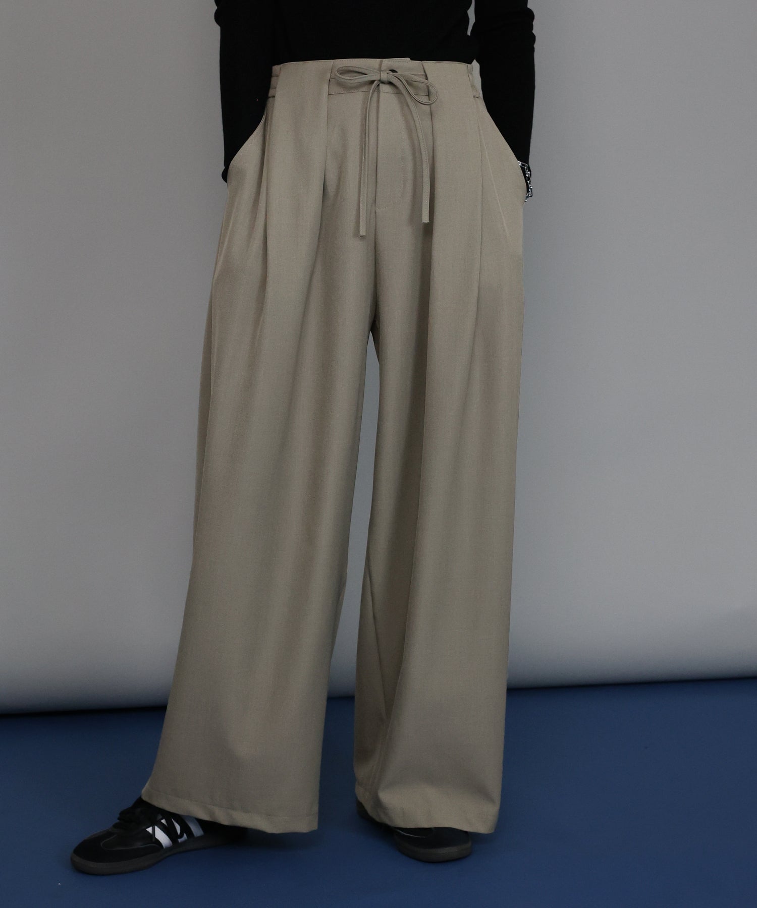 ジェーバイブルー J by blue タックワイドパンツ （ブラック） ブラック