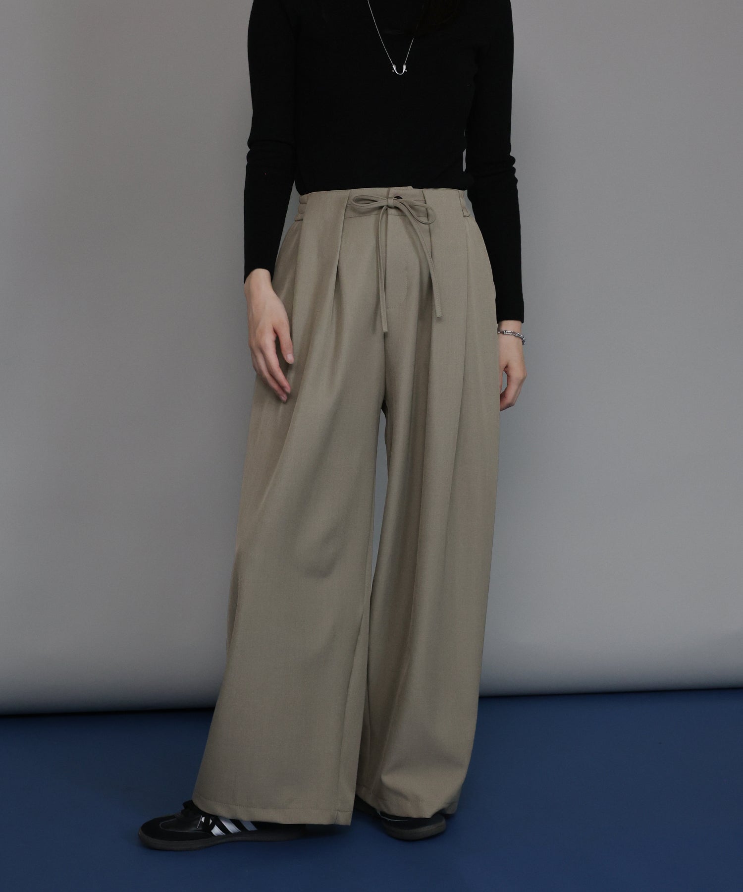 ジェーバイブルー J by blue タックワイドパンツ （ブラック） ブラック