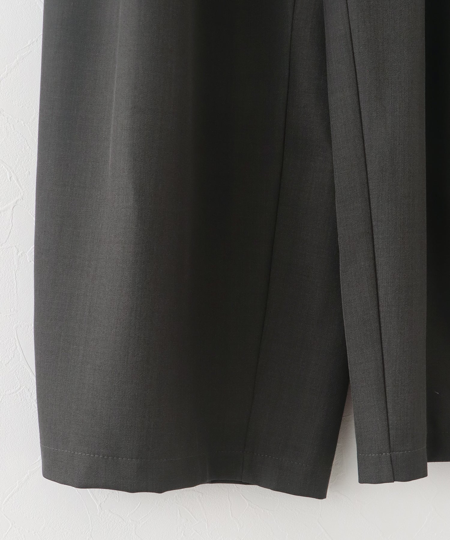 ジェーバイブルー J by blue タックワイドパンツ （ブラック） ブラック