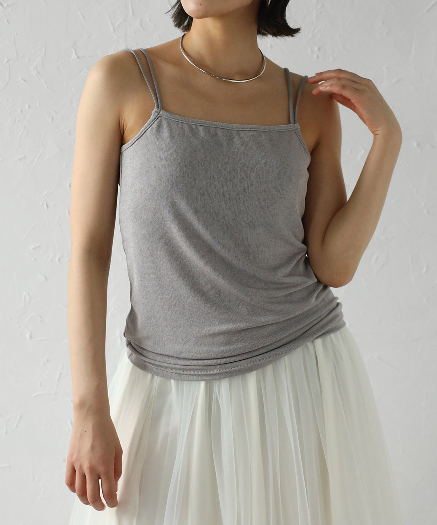 ボンジュールサガン BONJOUR SAGAN UVカット接触冷感バックデザインシャイニーストレッチキャミ （LIGHT-GRAY） LIGHT-GRAY
