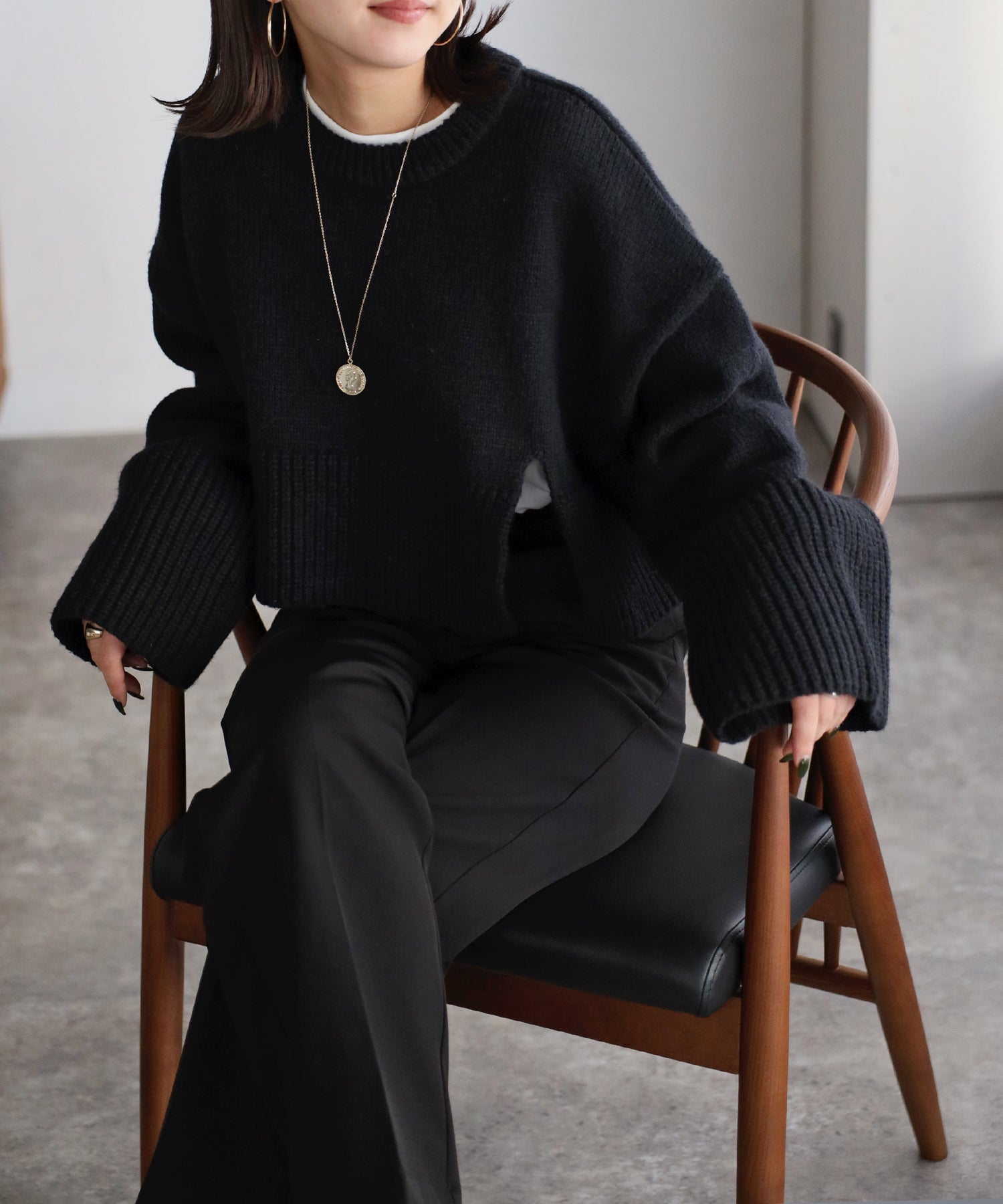 ボンジュールサガン BONJOUR SAGAN フレアスリーブ裾スリットニット （off-white） off-white