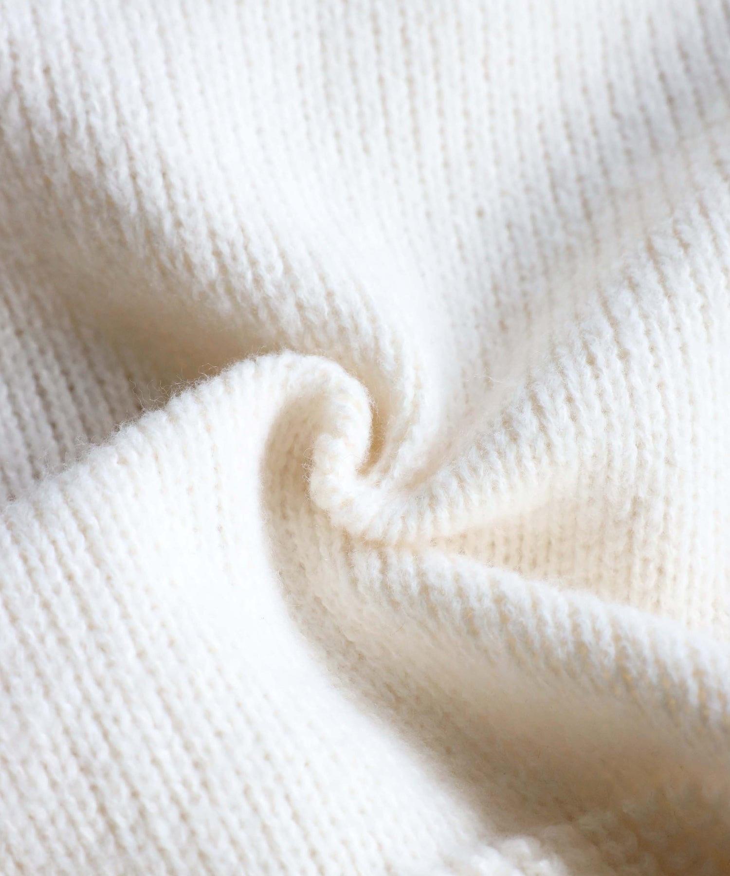 ボンジュールサガン BONJOUR SAGAN フレアスリーブ裾スリットニット （off-white） off-white