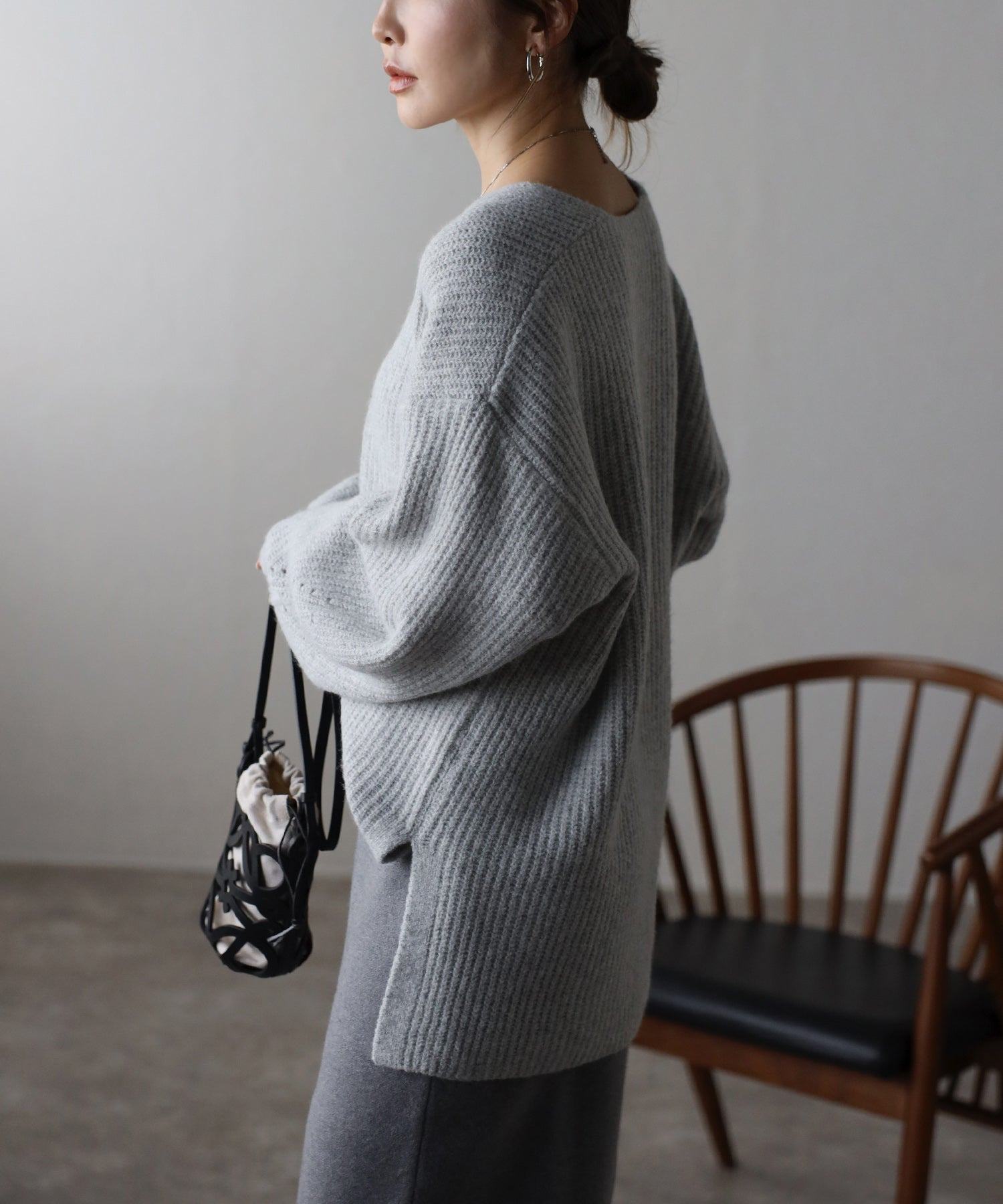 ボンジュールサガン BONJOUR SAGAN 片畦編みヤーンVネックニット