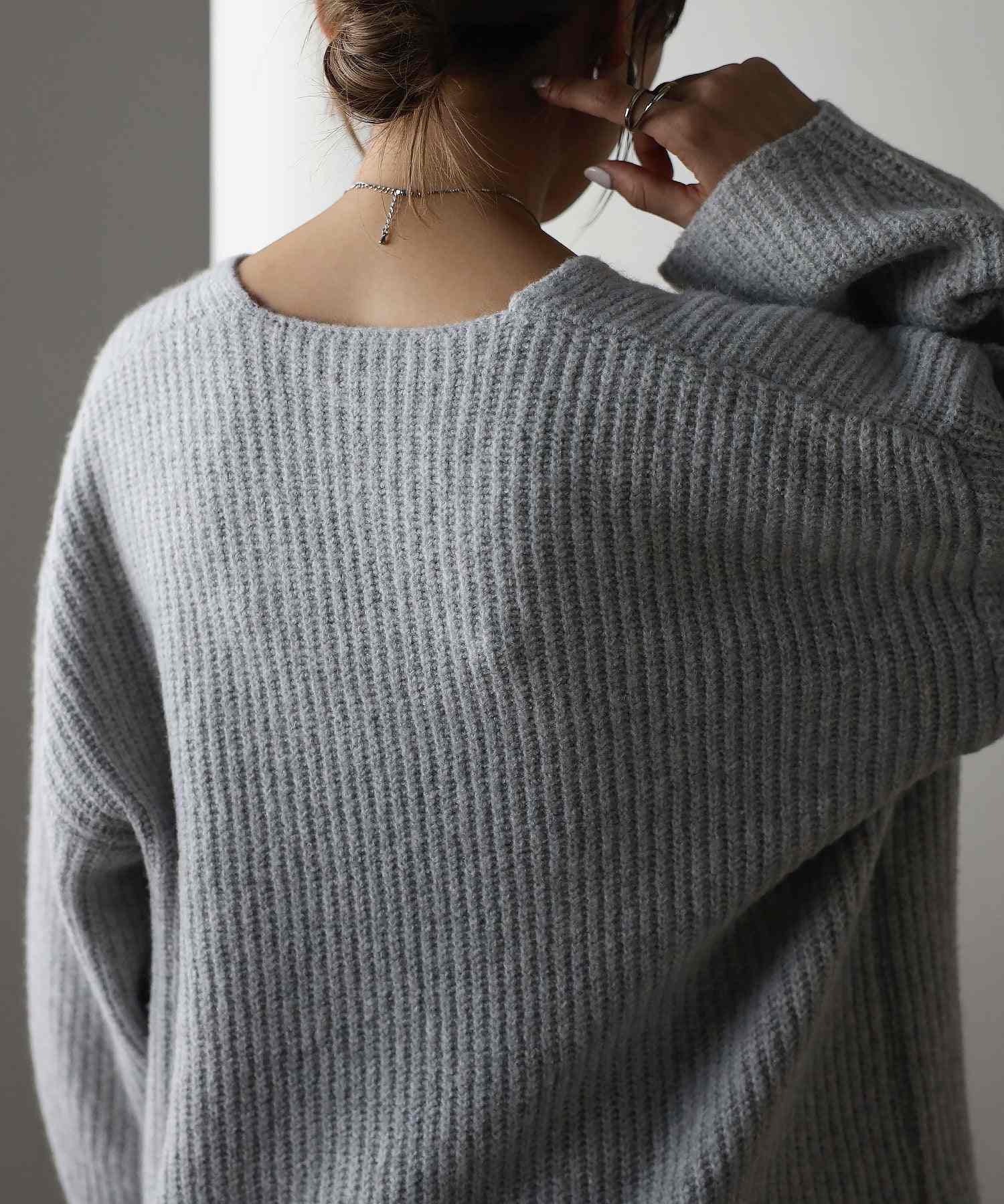 ボンジュールサガン BONJOUR SAGAN 片畦編みヤーンVネックニット