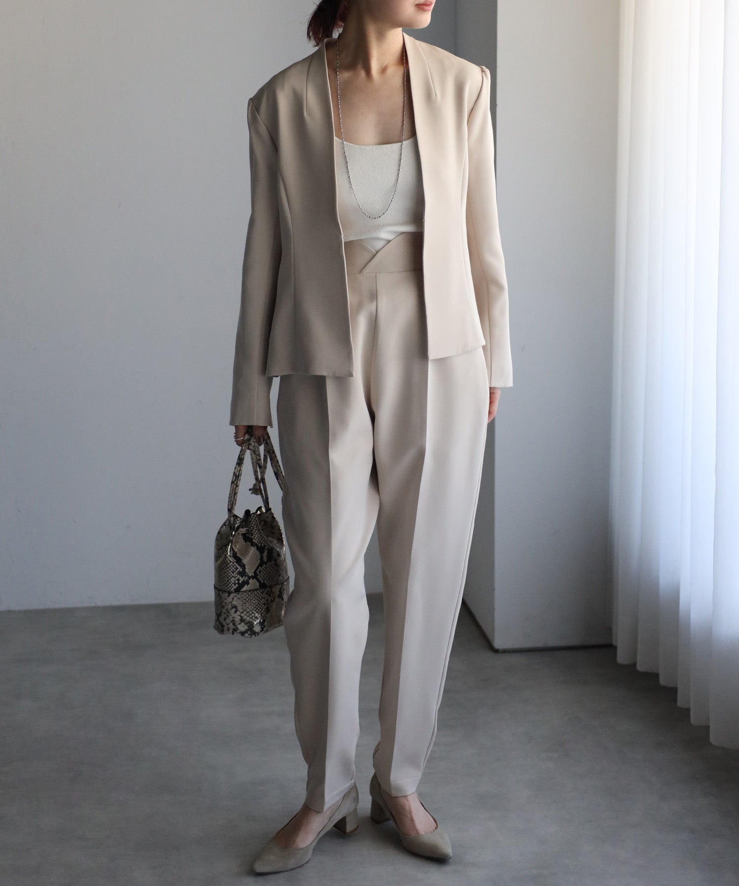ボンジュールサガン BONJOUR SAGAN ハイウエストテーパードパンツ （LIGHT-BEIGE） LIGHT-BEIGE