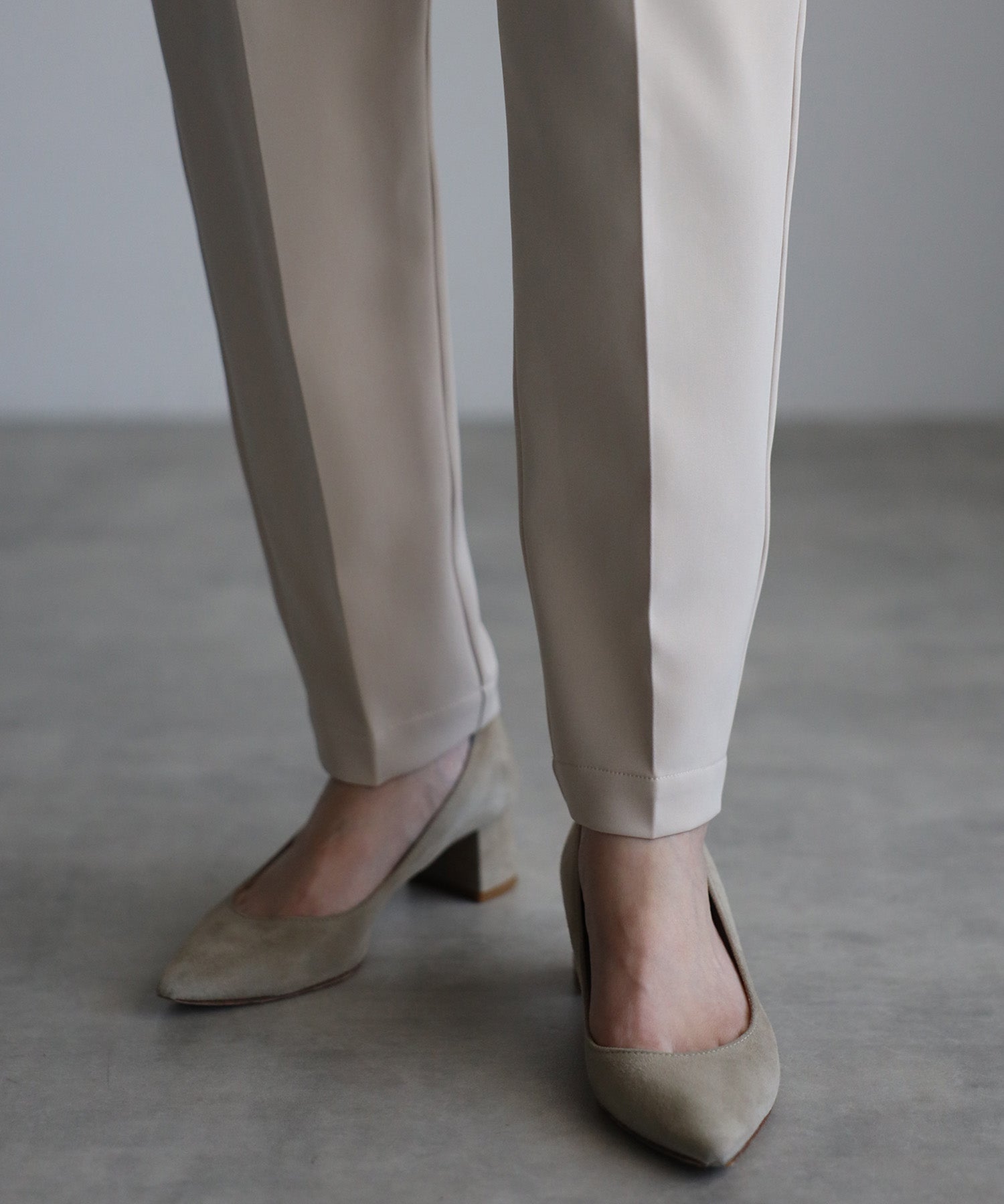 ボンジュールサガン BONJOUR SAGAN ハイウエストテーパードパンツ （LIGHT-BEIGE） LIGHT-BEIGE