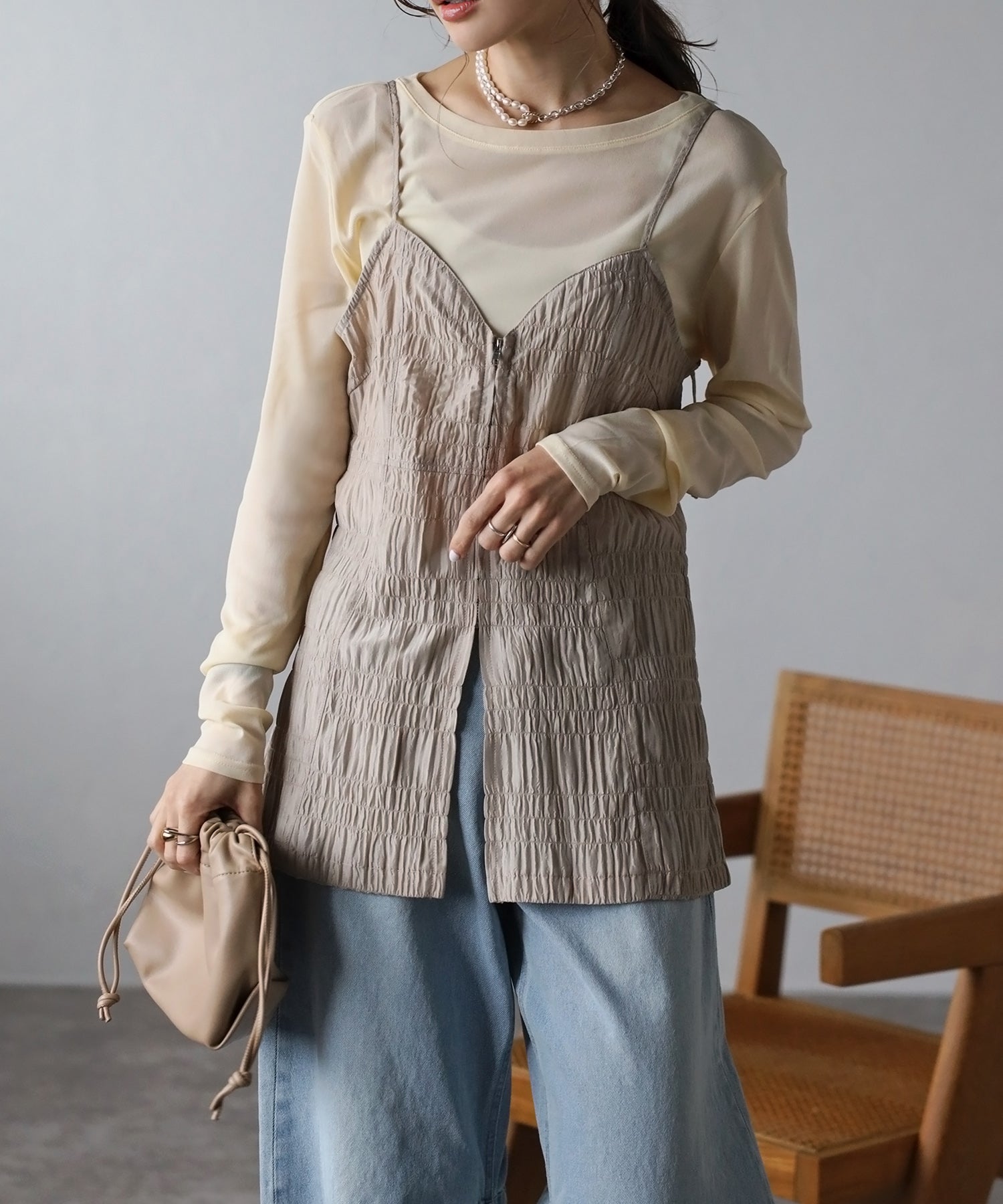ボンジュールサガン BONJOUR SAGAN フロントジップシャーリングキャミ （BEIGE） BEIGE