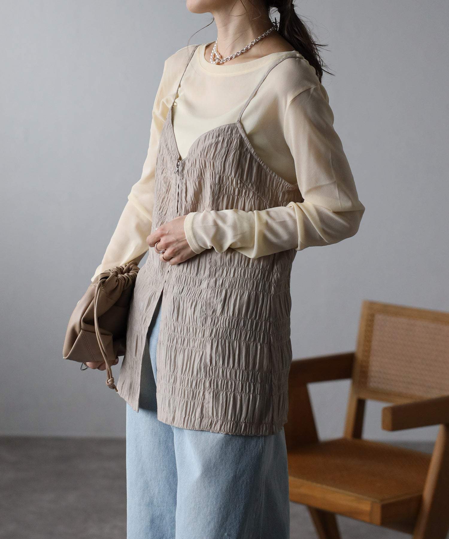 ボンジュールサガン BONJOUR SAGAN フロントジップシャーリングキャミ （BEIGE） BEIGE
