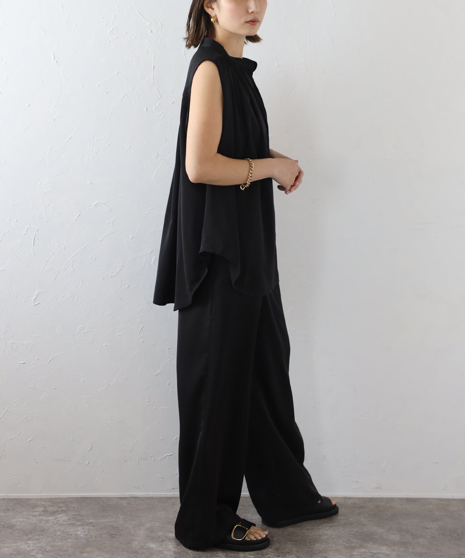 ボンジュールサガン BONJOUR SAGAN マットサテンノースリブラウス×パンツセットアップ （CHARCOAL-GRAY） CHARCOAL-GRAY