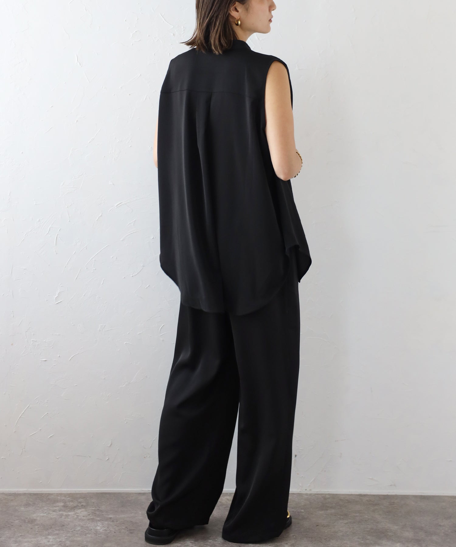 ボンジュールサガン BONJOUR SAGAN マットサテンノースリブラウス×パンツセットアップ （CHARCOAL-GRAY） CHARCOAL-GRAY