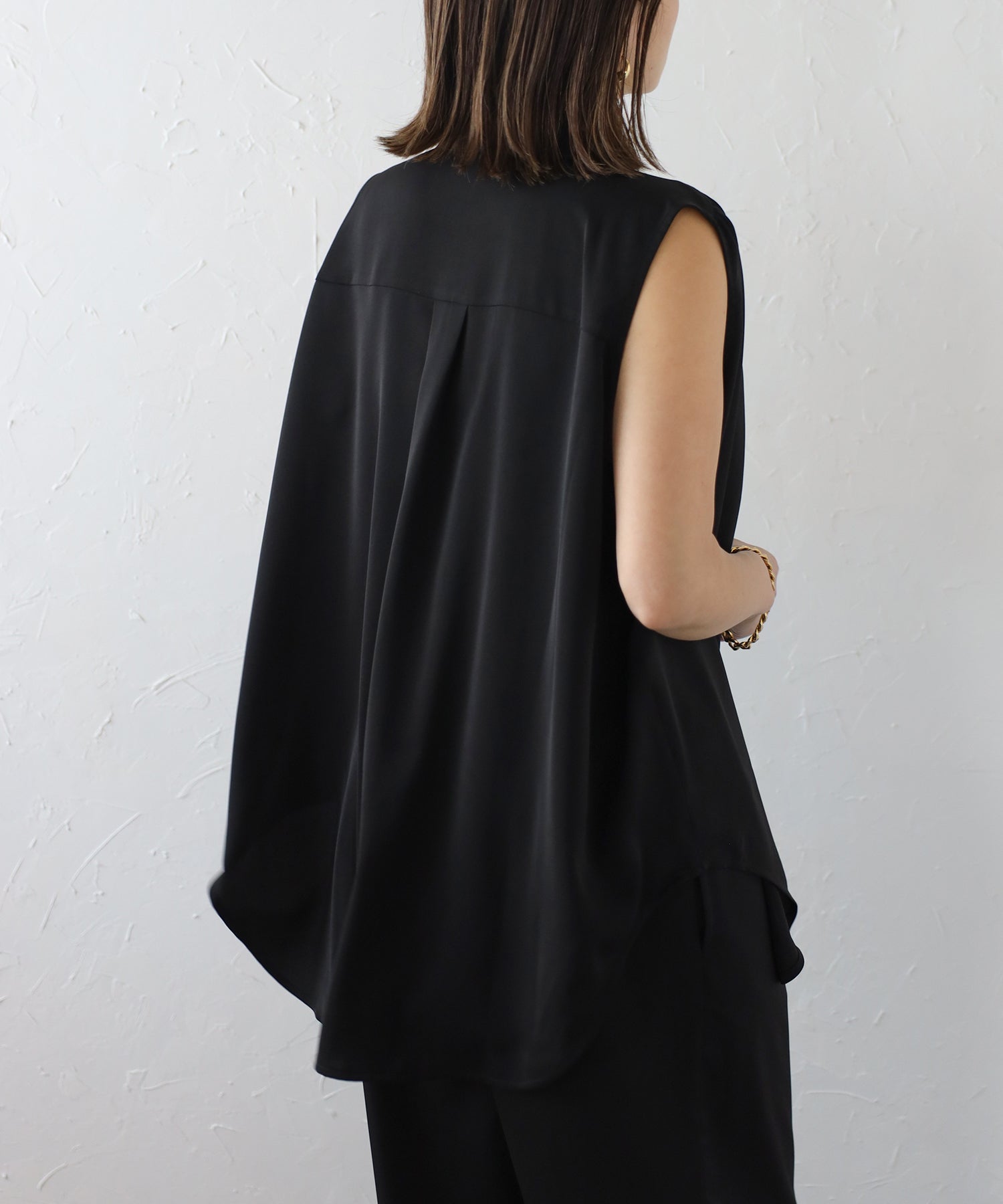 ボンジュールサガン BONJOUR SAGAN マットサテンノースリブラウス×パンツセットアップ （CHARCOAL-GRAY） CHARCOAL-GRAY