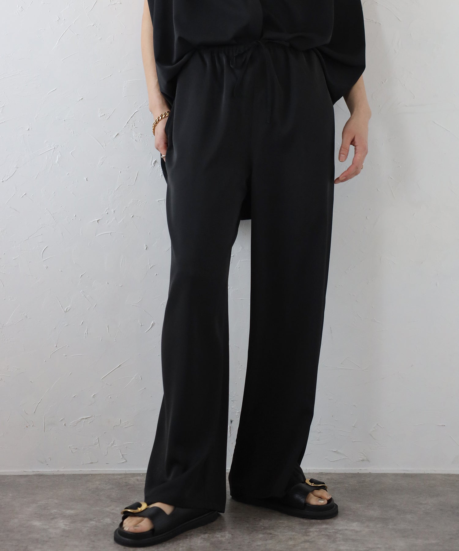 ボンジュールサガン BONJOUR SAGAN マットサテンノースリブラウス×パンツセットアップ （CHARCOAL-GRAY） CHARCOAL-GRAY