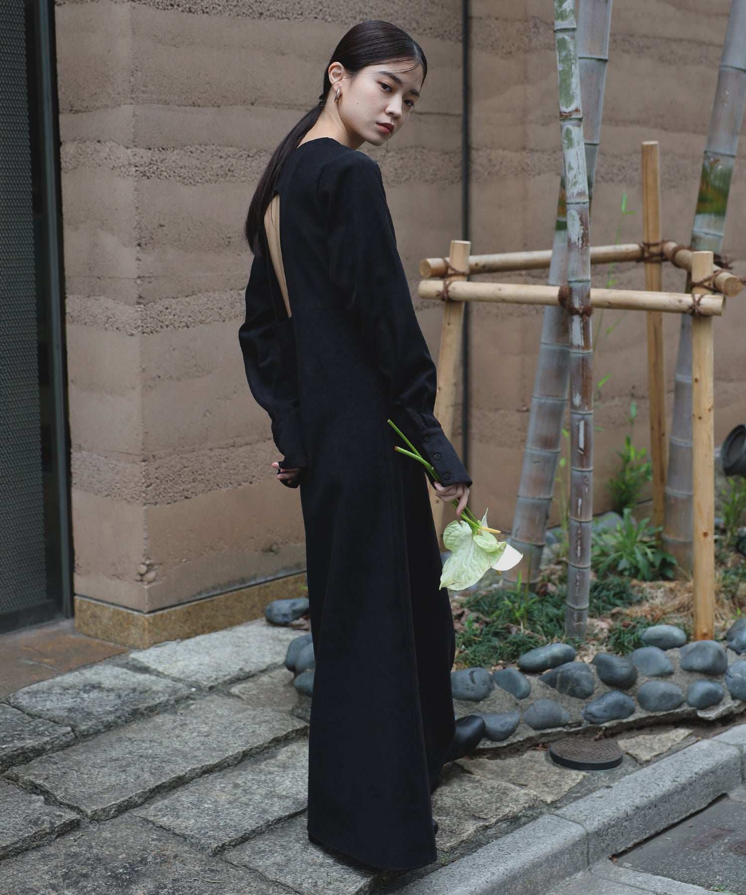 ボンジュールサガン BONJOUR SAGAN back open long sleeve one-piece / バックオープンロングスリーブワンピース