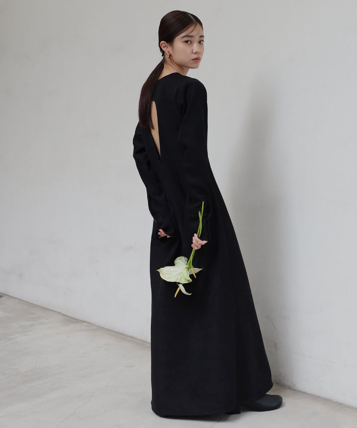 ボンジュールサガン BONJOUR SAGAN back open long sleeve one-piece / バックオープンロングスリーブワンピース