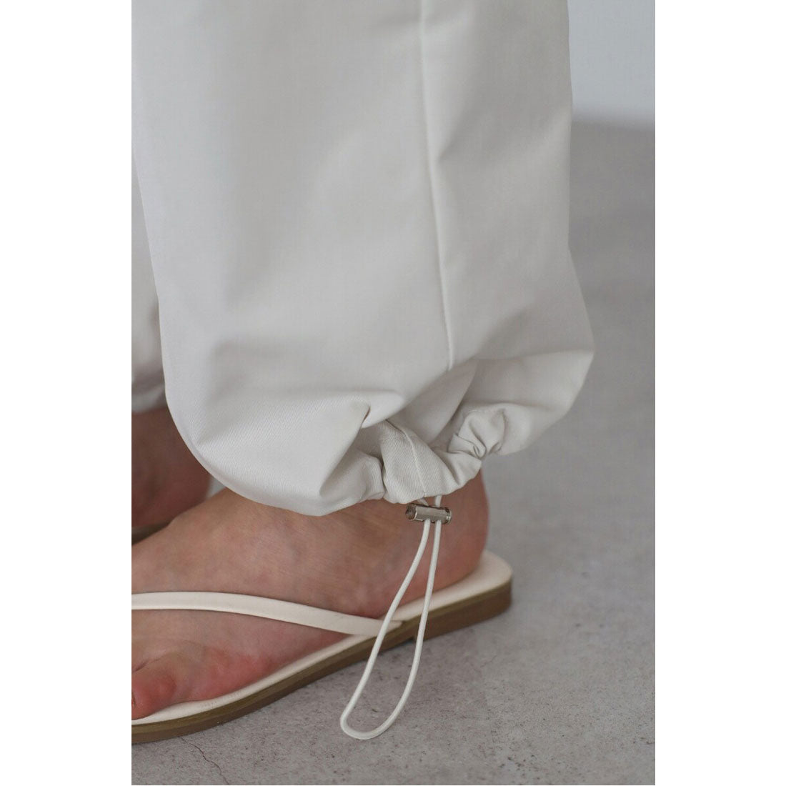 ボンジュールサガン BONJOUR SAGAN classy parachute pants / 綺麗見えパラシュートパンツ （ECRU） ECRU
