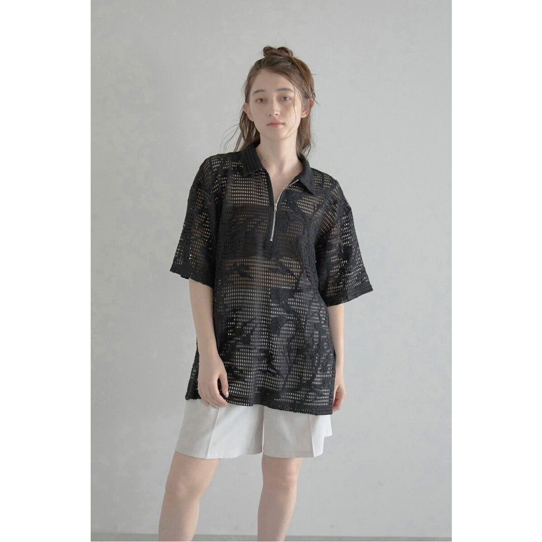 ボンジュールサガン BONJOUR SAGAN flower embroidery half zip mesh shirt / フラワー刺繍ハーフジップメッシュシャツ （BLACK） BLACK